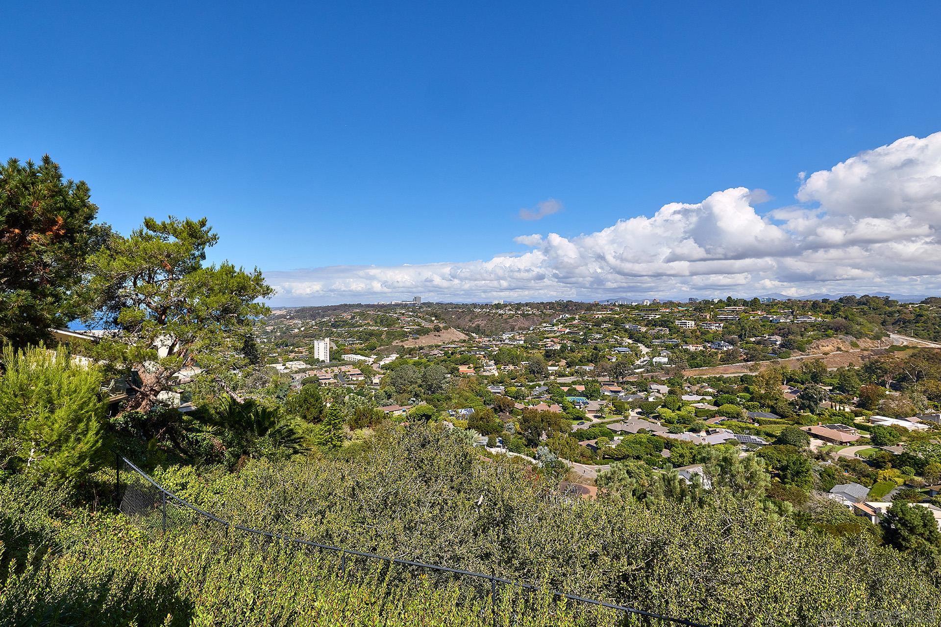 Detail Gallery Image 24 of 35 For 2551  via Viesta, La Jolla,  CA 92037 - 3 Beds | 2/1 Baths