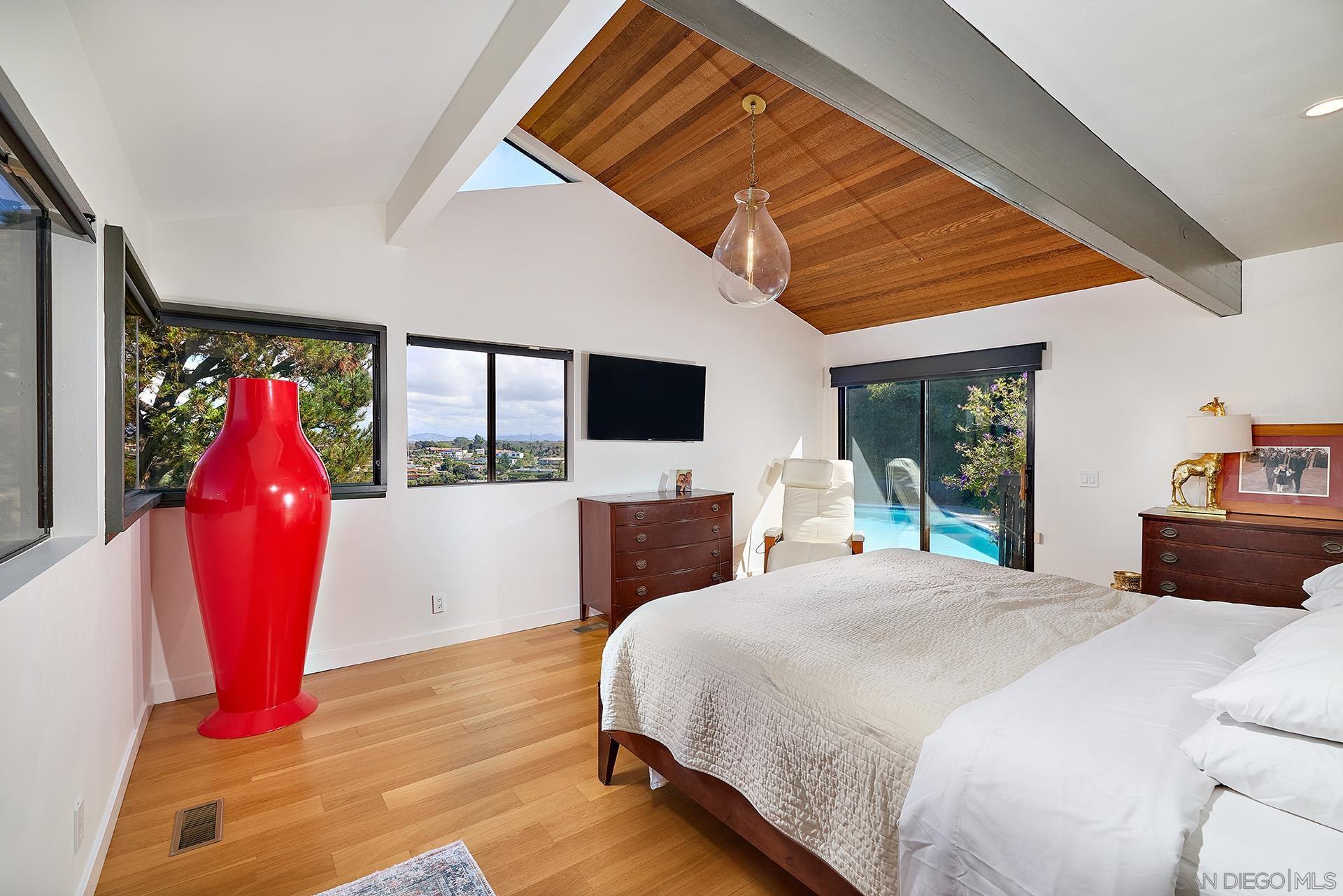 Detail Gallery Image 25 of 35 For 2551  via Viesta, La Jolla,  CA 92037 - 3 Beds | 2/1 Baths