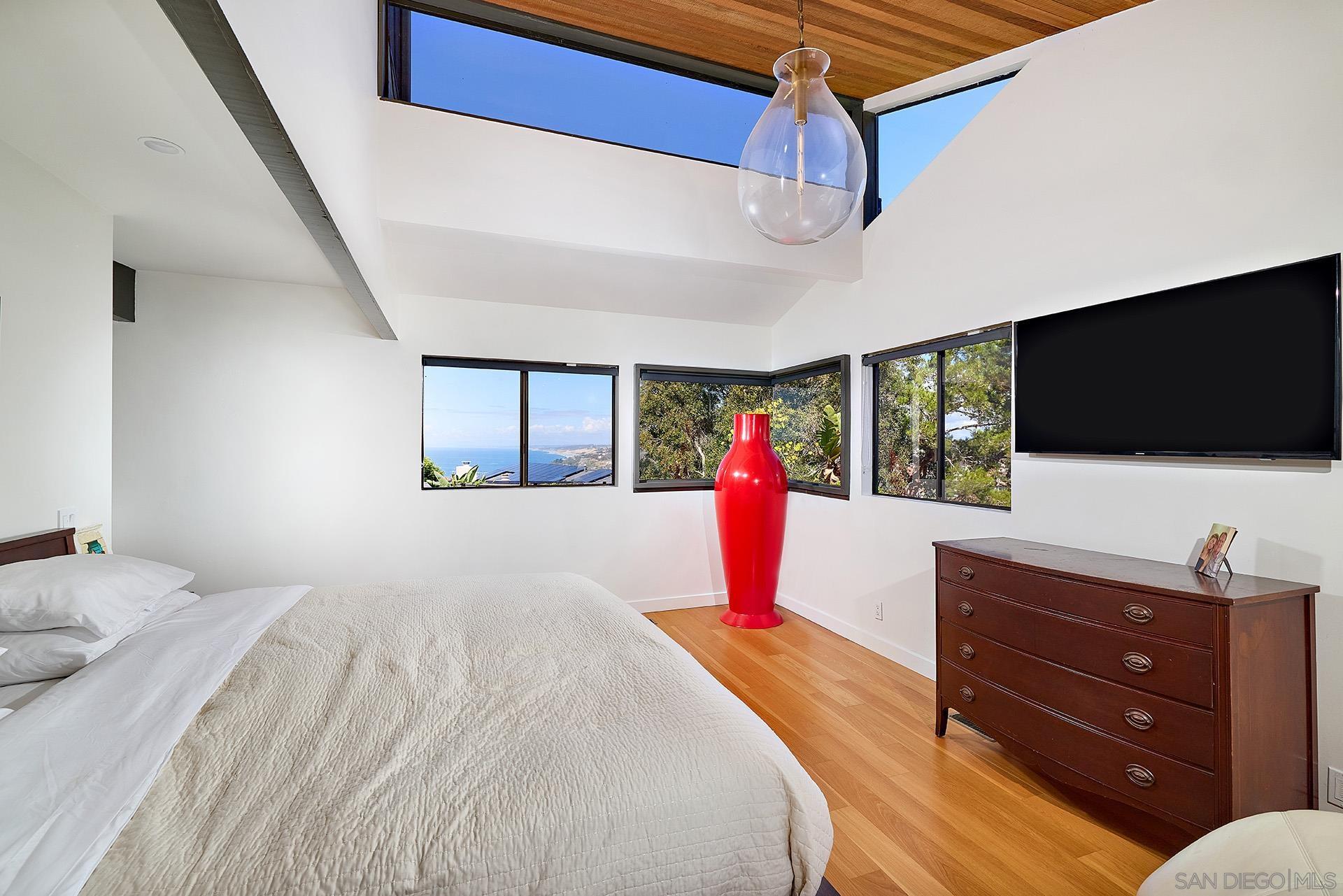 Detail Gallery Image 26 of 35 For 2551  via Viesta, La Jolla,  CA 92037 - 3 Beds | 2/1 Baths