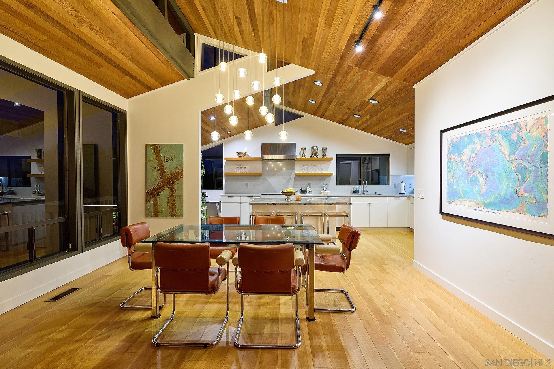 Detail Gallery Image 4 of 35 For 2551  via Viesta, La Jolla,  CA 92037 - 3 Beds | 2/1 Baths