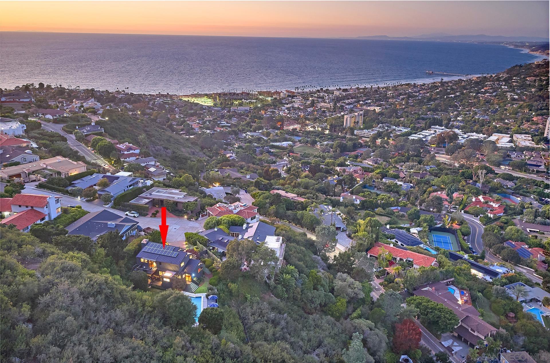 Detail Gallery Image 7 of 35 For 2551  via Viesta, La Jolla,  CA 92037 - 3 Beds | 2/1 Baths