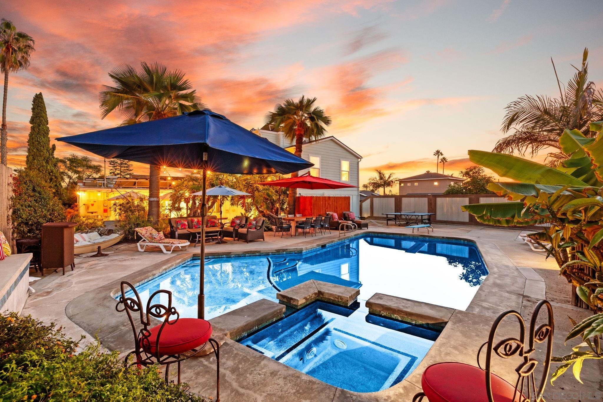 Detail Gallery Image 2 of 52 For 1162  Law St, San Diego,  CA 92109 - 3 Beds | 2/1 Baths