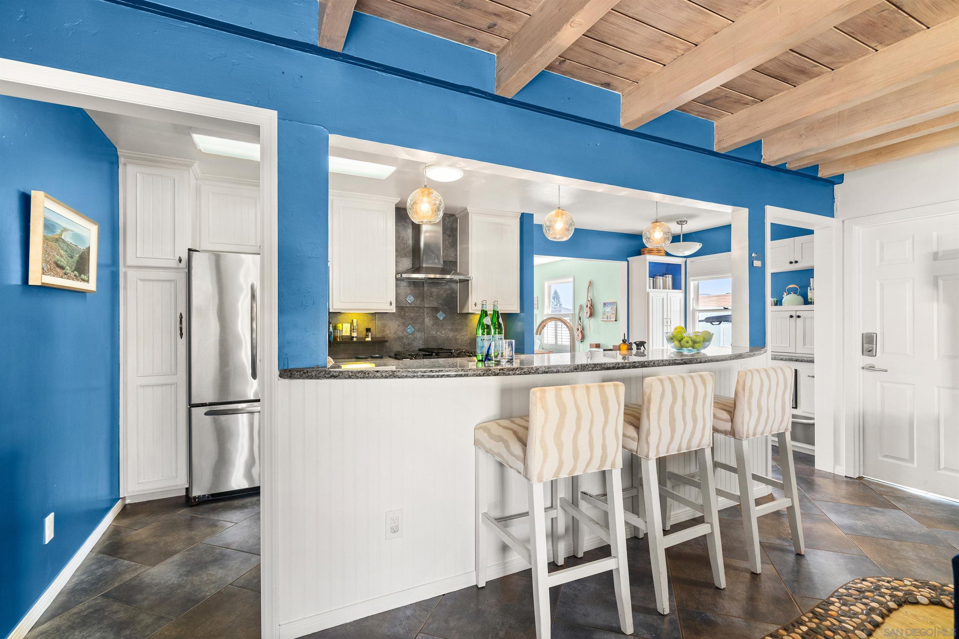 Detail Gallery Image 16 of 52 For 1162  Law St, San Diego,  CA 92109 - 3 Beds | 2/1 Baths