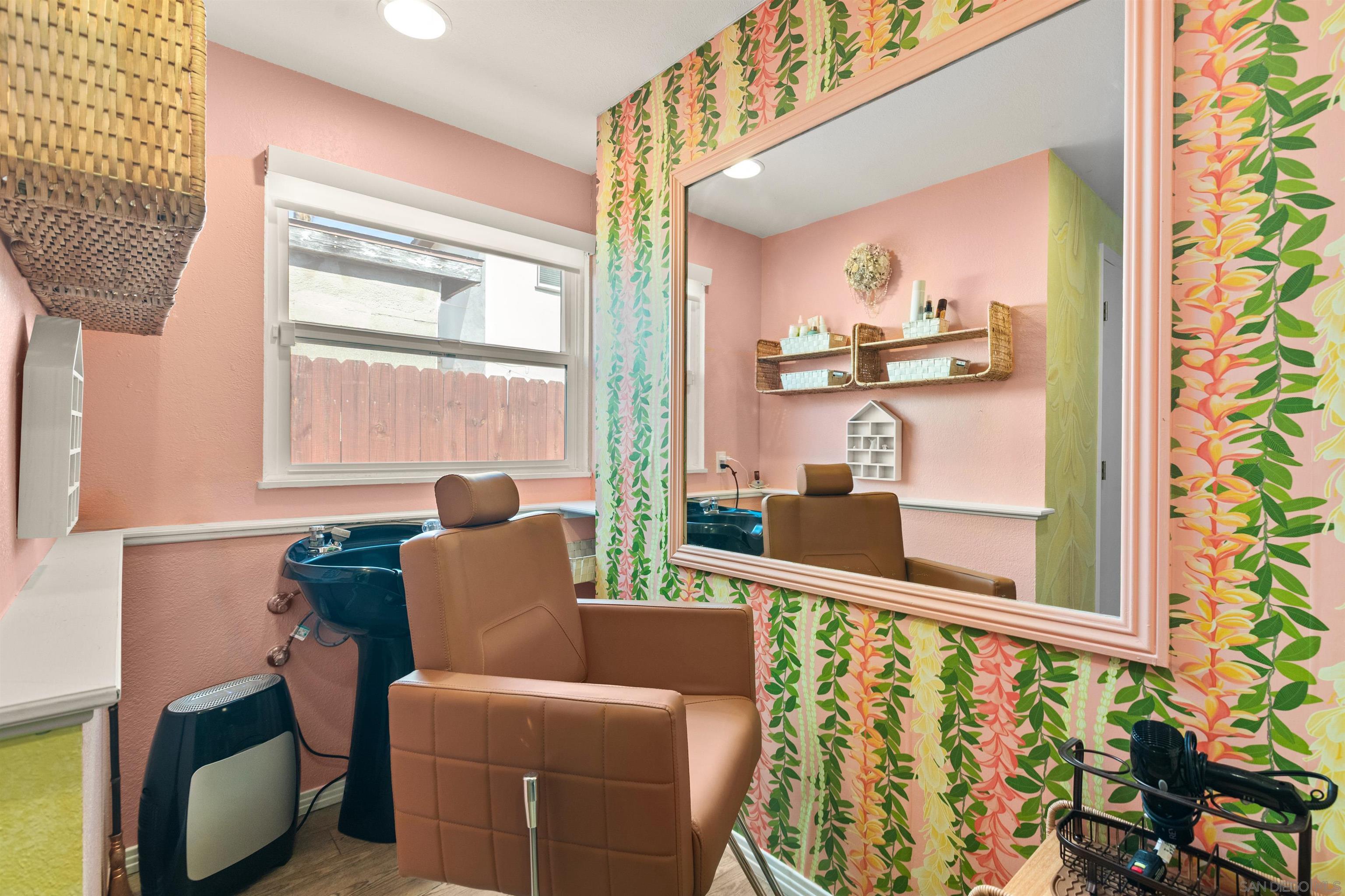 Detail Gallery Image 27 of 52 For 1162  Law St, San Diego,  CA 92109 - 3 Beds | 2/1 Baths