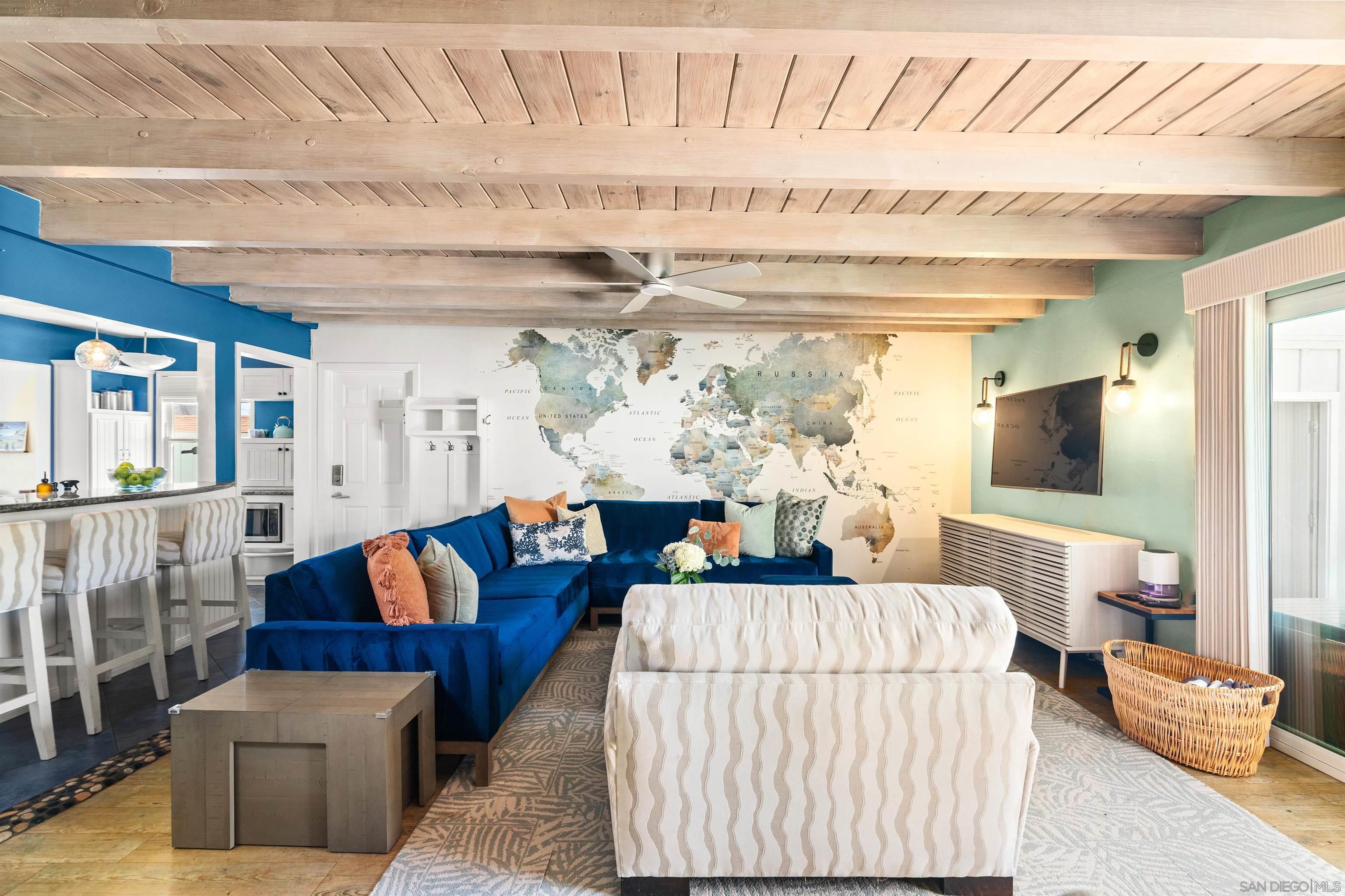 Detail Gallery Image 4 of 52 For 1162  Law St, San Diego,  CA 92109 - 3 Beds | 2/1 Baths