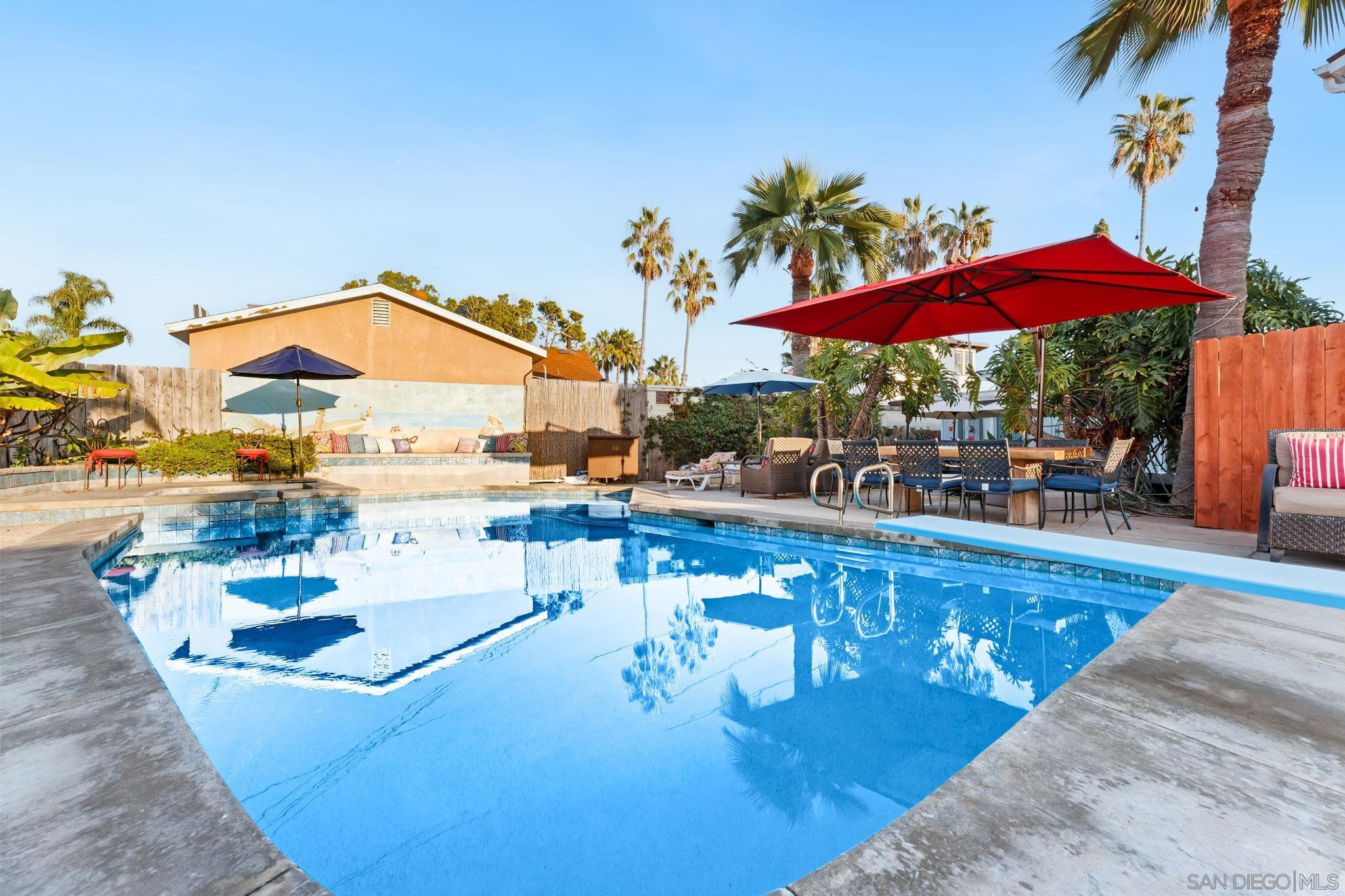 Detail Gallery Image 37 of 52 For 1162  Law St, San Diego,  CA 92109 - 3 Beds | 2/1 Baths