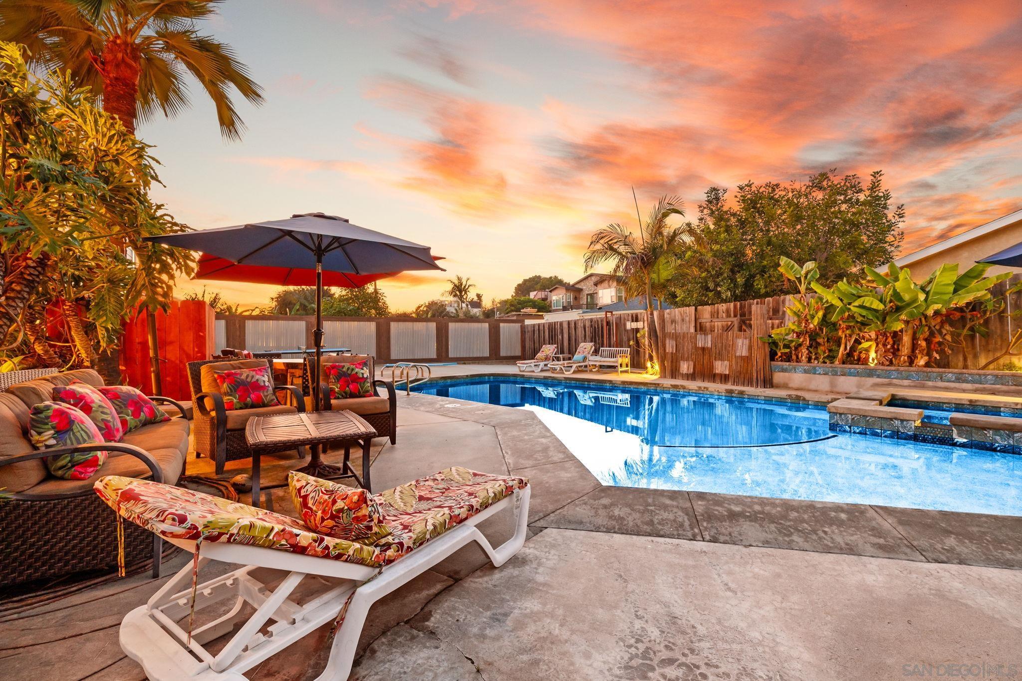 Detail Gallery Image 6 of 52 For 1162  Law St, San Diego,  CA 92109 - 3 Beds | 2/1 Baths