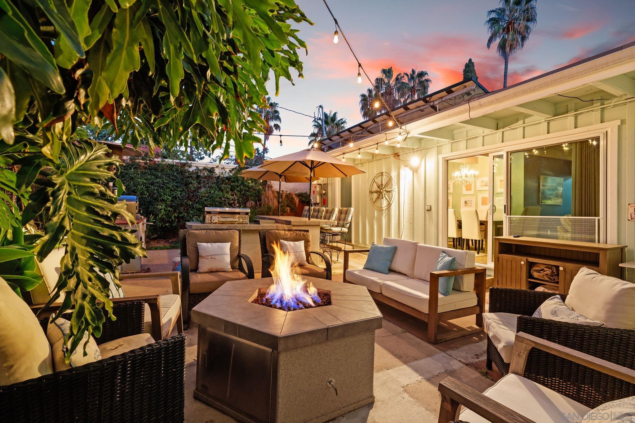 Detail Gallery Image 8 of 52 For 1162  Law St, San Diego,  CA 92109 - 3 Beds | 2/1 Baths