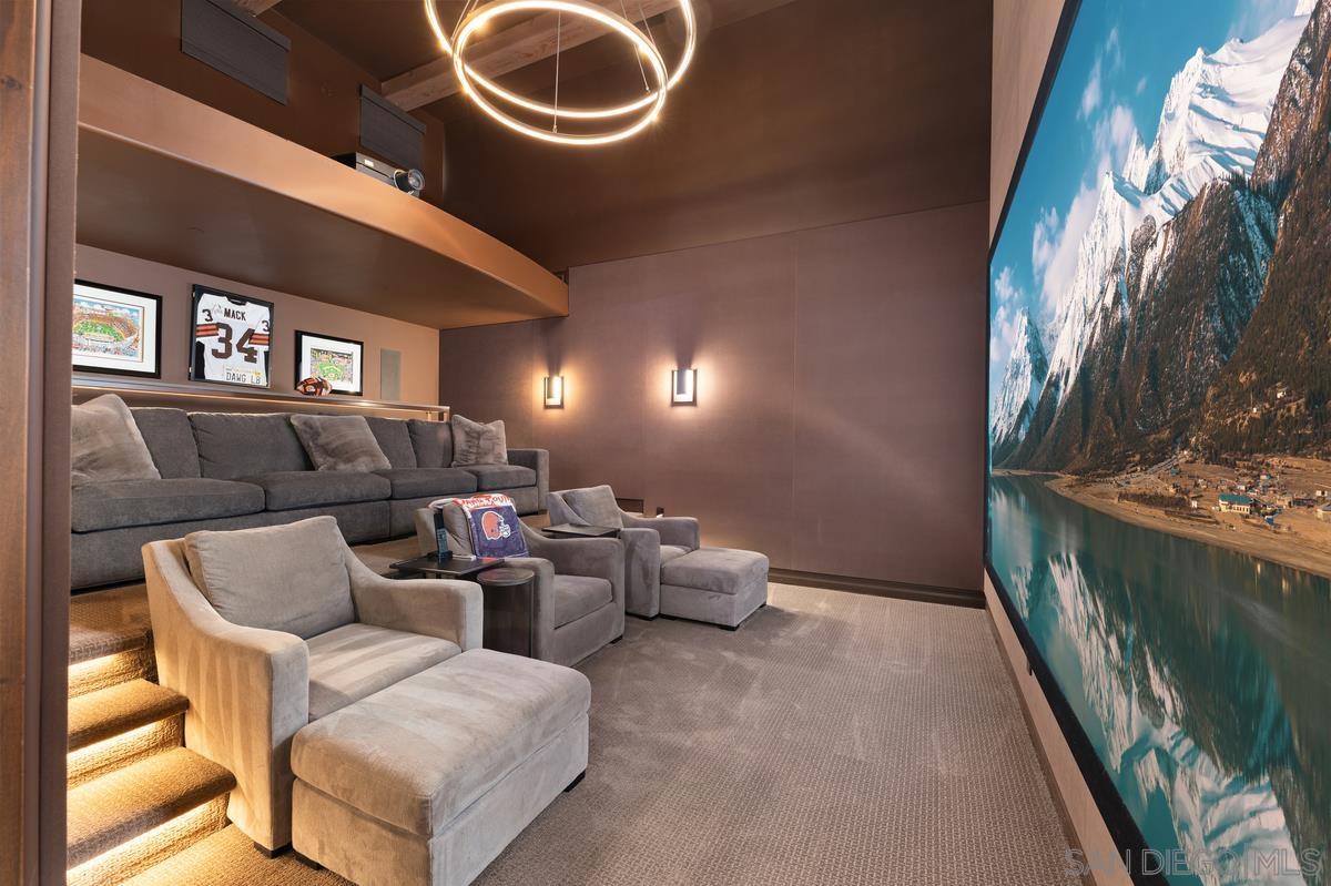 Detail Gallery Image 11 of 44 For 8069  Entrada De Luz E, San Diego,  CA 92127 - 5 Beds | 5/1 Baths