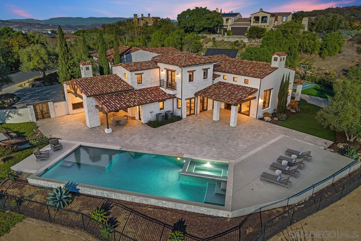 Detail Gallery Image 16 of 44 For 8069  Entrada De Luz E, San Diego,  CA 92127 - 5 Beds | 5/1 Baths