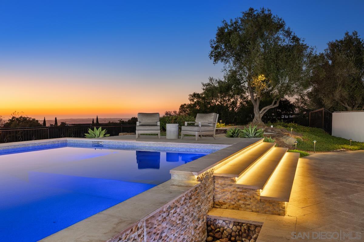 Detail Gallery Image 18 of 44 For 8069  Entrada De Luz E, San Diego,  CA 92127 - 5 Beds | 5/1 Baths