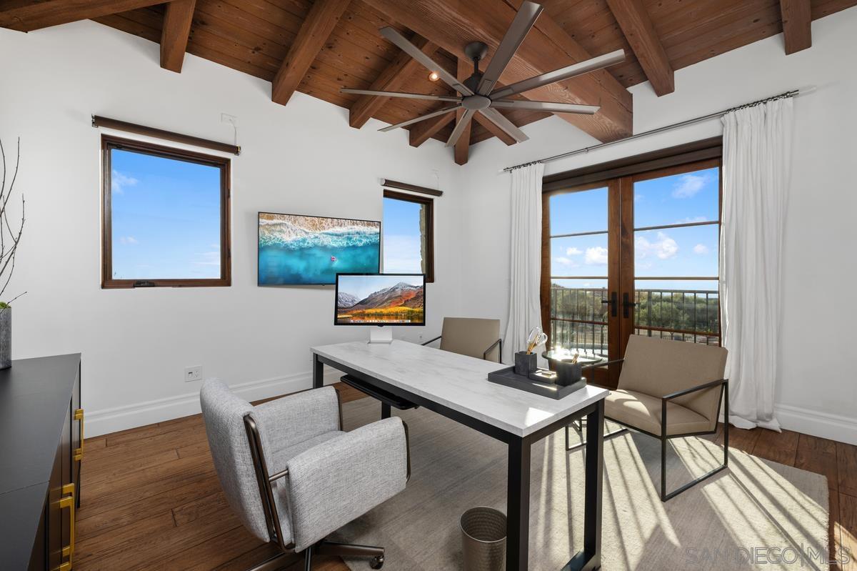 Detail Gallery Image 25 of 44 For 8069  Entrada De Luz E, San Diego,  CA 92127 - 5 Beds | 5/1 Baths