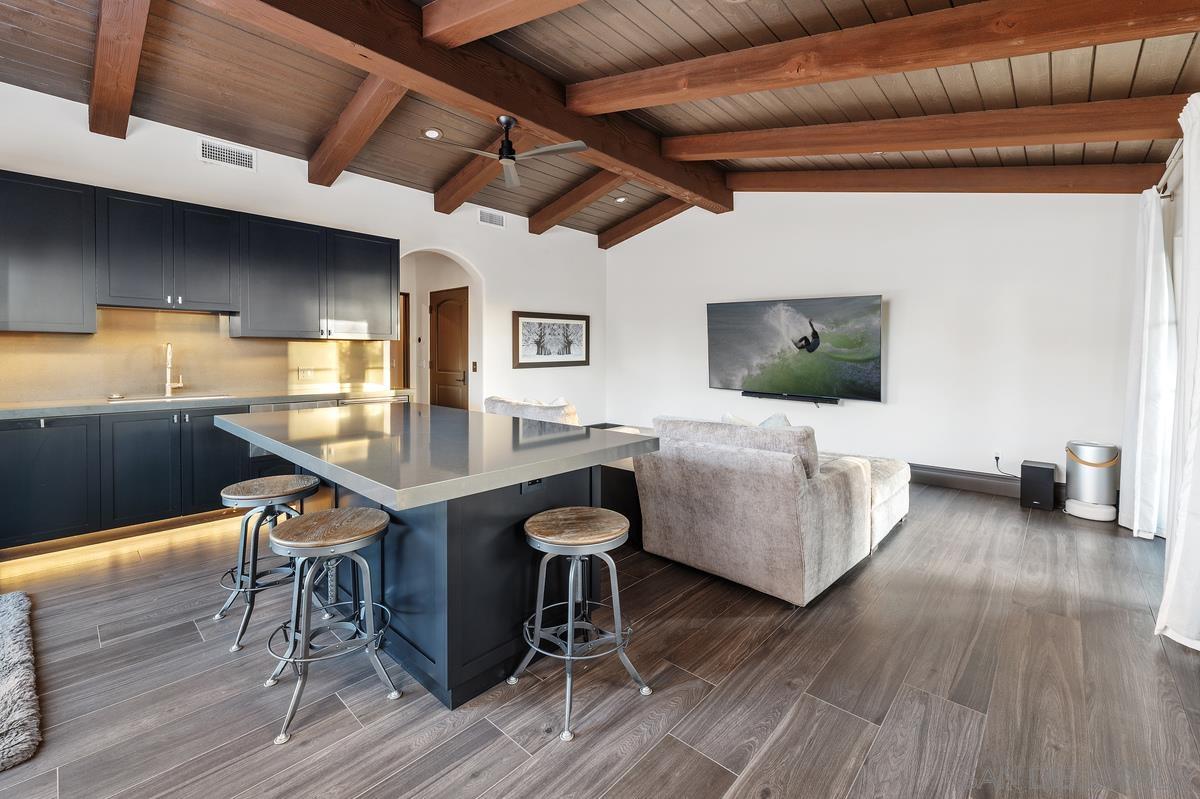 Detail Gallery Image 30 of 44 For 8069  Entrada De Luz E, San Diego,  CA 92127 - 5 Beds | 5/1 Baths