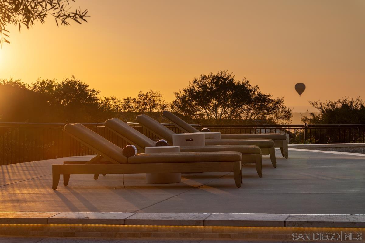 Detail Gallery Image 39 of 44 For 8069  Entrada De Luz E, San Diego,  CA 92127 - 5 Beds | 5/1 Baths