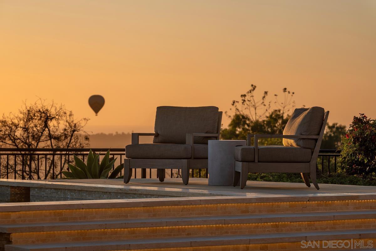 Detail Gallery Image 40 of 44 For 8069  Entrada De Luz E, San Diego,  CA 92127 - 5 Beds | 5/1 Baths