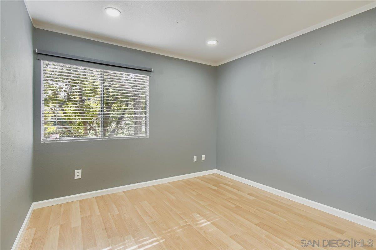 Detail Gallery Image 15 of 34 For 11313  Avenida De Los Lobos  #B,  San Diego,  CA 92127 - 3 Beds | 2 Baths