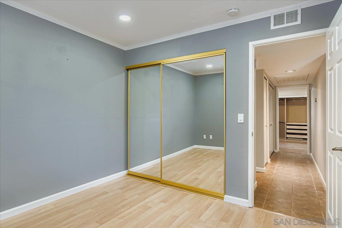 Detail Gallery Image 16 of 34 For 11313  Avenida De Los Lobos  #B,  San Diego,  CA 92127 - 3 Beds | 2 Baths