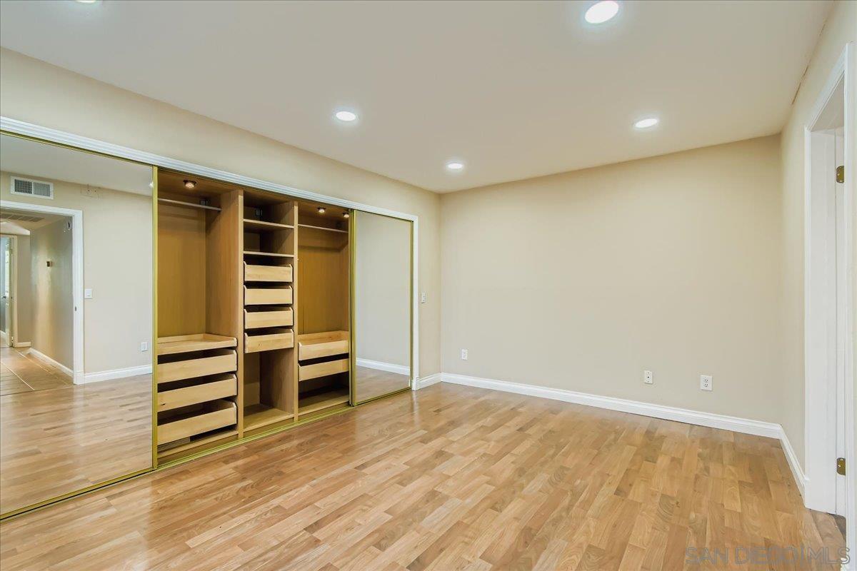 Detail Gallery Image 19 of 34 For 11313  Avenida De Los Lobos  #B,  San Diego,  CA 92127 - 3 Beds | 2 Baths