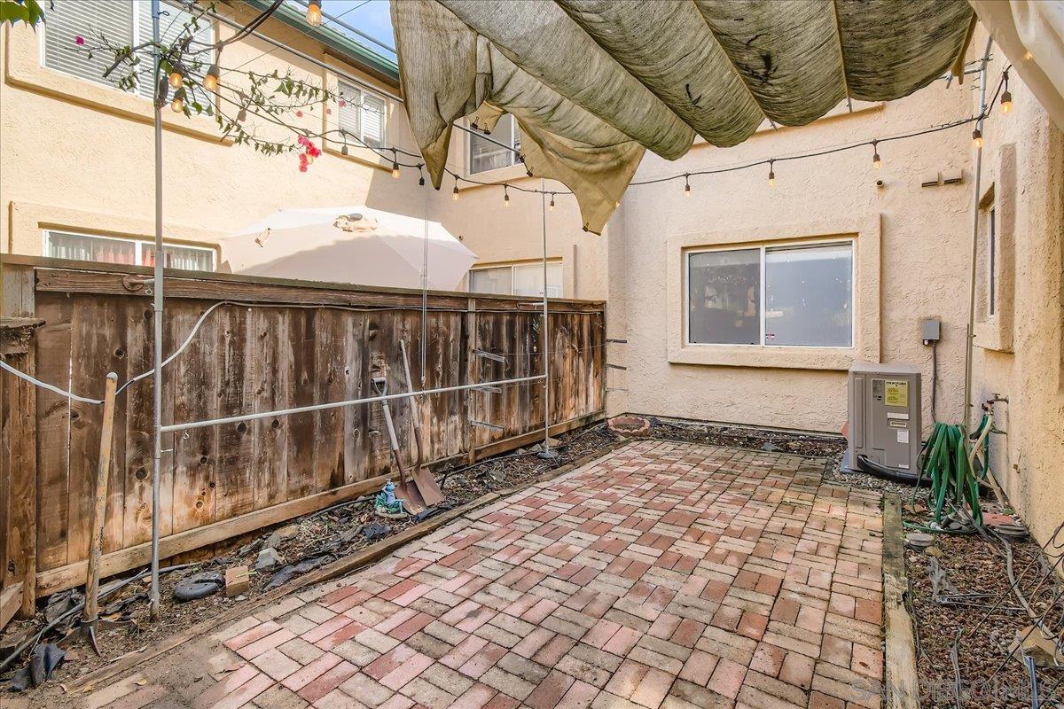 Detail Gallery Image 24 of 34 For 11313  Avenida De Los Lobos  #B,  San Diego,  CA 92127 - 3 Beds | 2 Baths