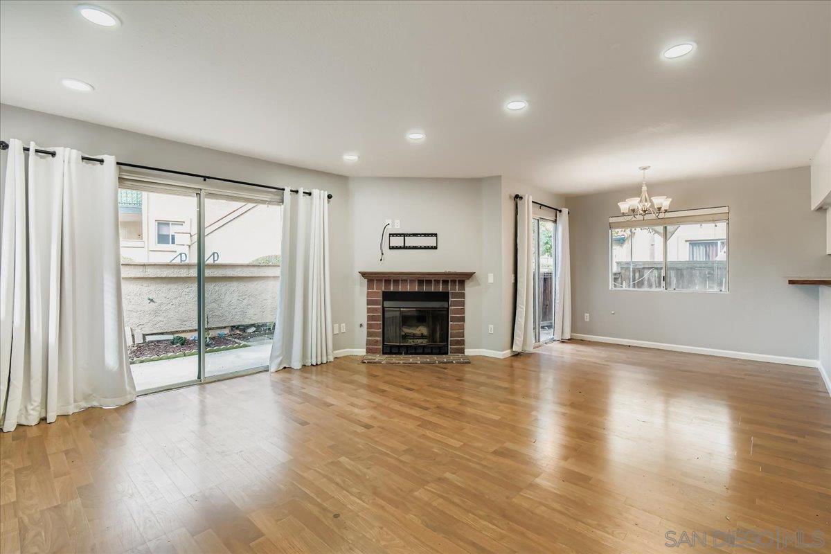 Detail Gallery Image 4 of 34 For 11313  Avenida De Los Lobos  #B,  San Diego,  CA 92127 - 3 Beds | 2 Baths