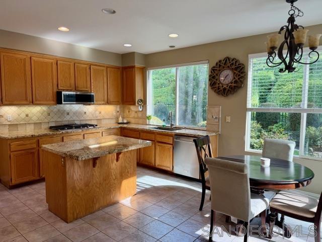 Detail Gallery Image 12 of 22 For 25832  San Tropez Ct, Mission Viejo,  CA 92692 - 4 Beds | 3 Baths