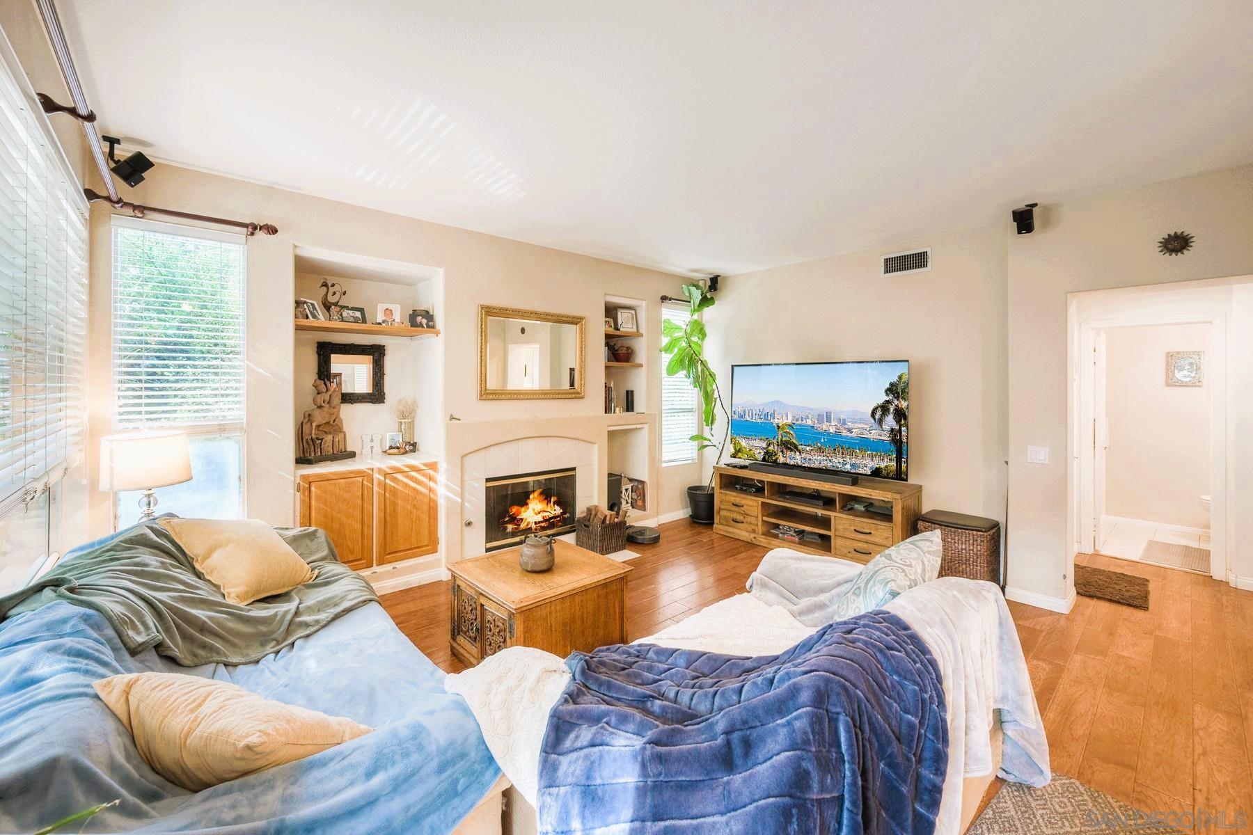 Detail Gallery Image 9 of 17 For 12244  Arucauna Way, San Diego,  CA 92129 - 4 Beds | 2/1 Baths