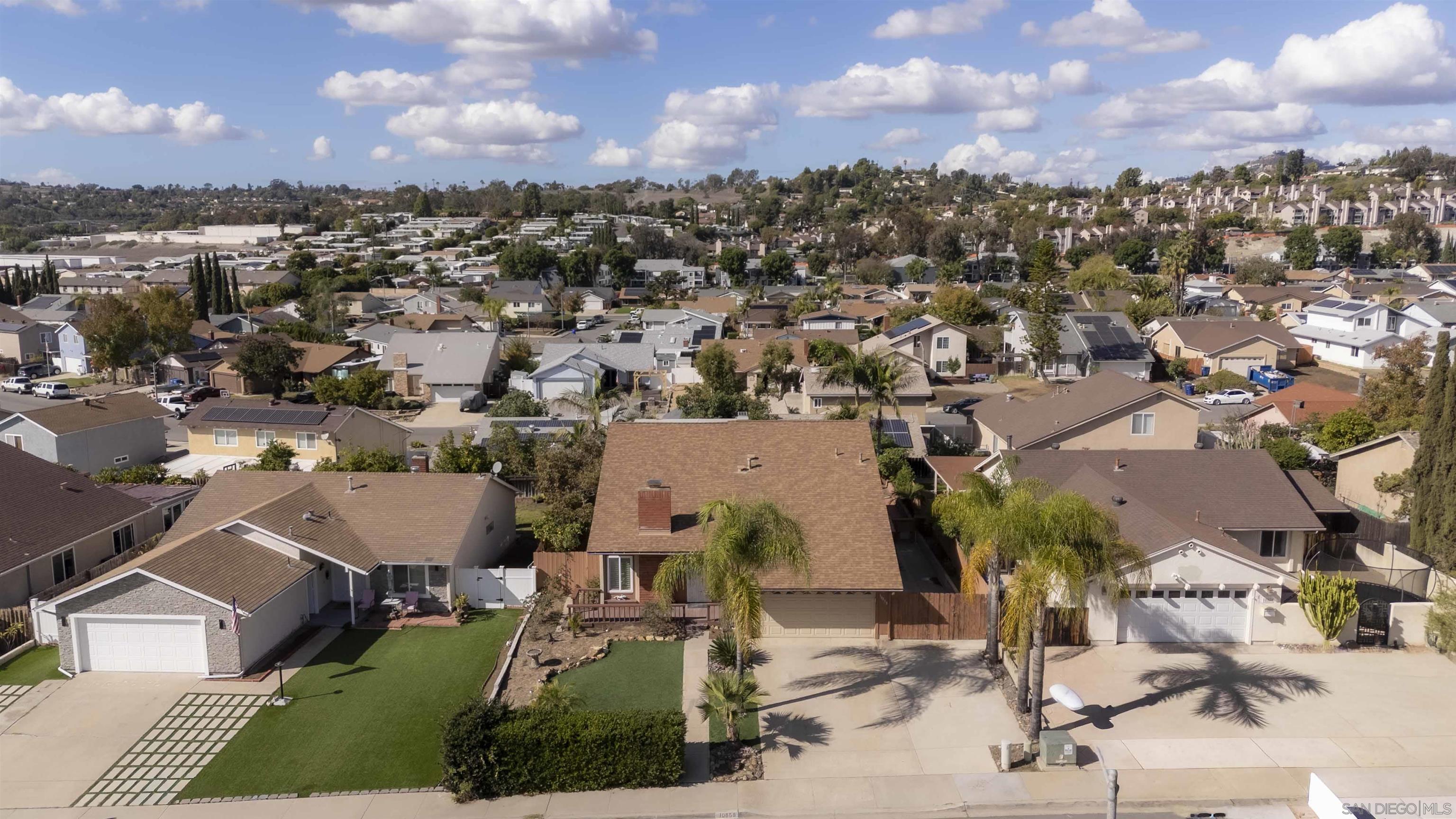 Detail Gallery Image 6 of 51 For 10858  Buggywhip Dr, Spring Valley,  CA 91978 - 4 Beds | 2 Baths