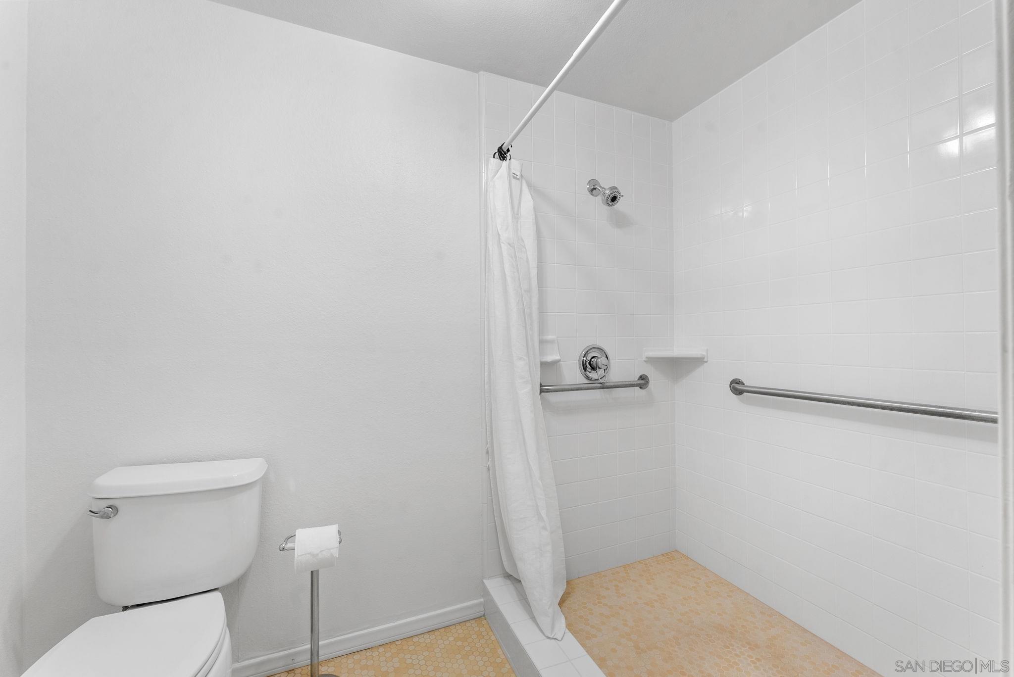 Detail Gallery Image 14 of 26 For 3148  Vista Grande, Carlsbad,  CA 92009 - 3 Beds | 2 Baths