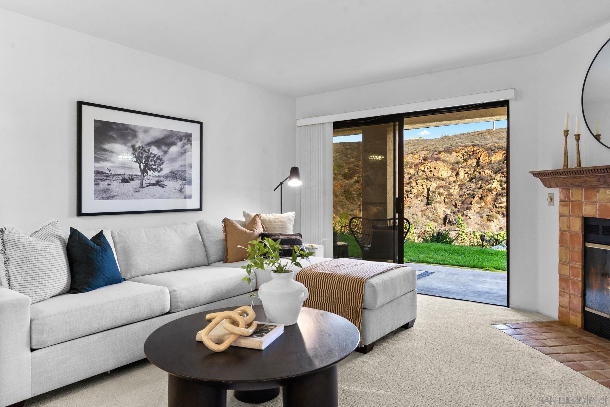 Detail Gallery Image 4 of 26 For 3148  Vista Grande, Carlsbad,  CA 92009 - 3 Beds | 2 Baths