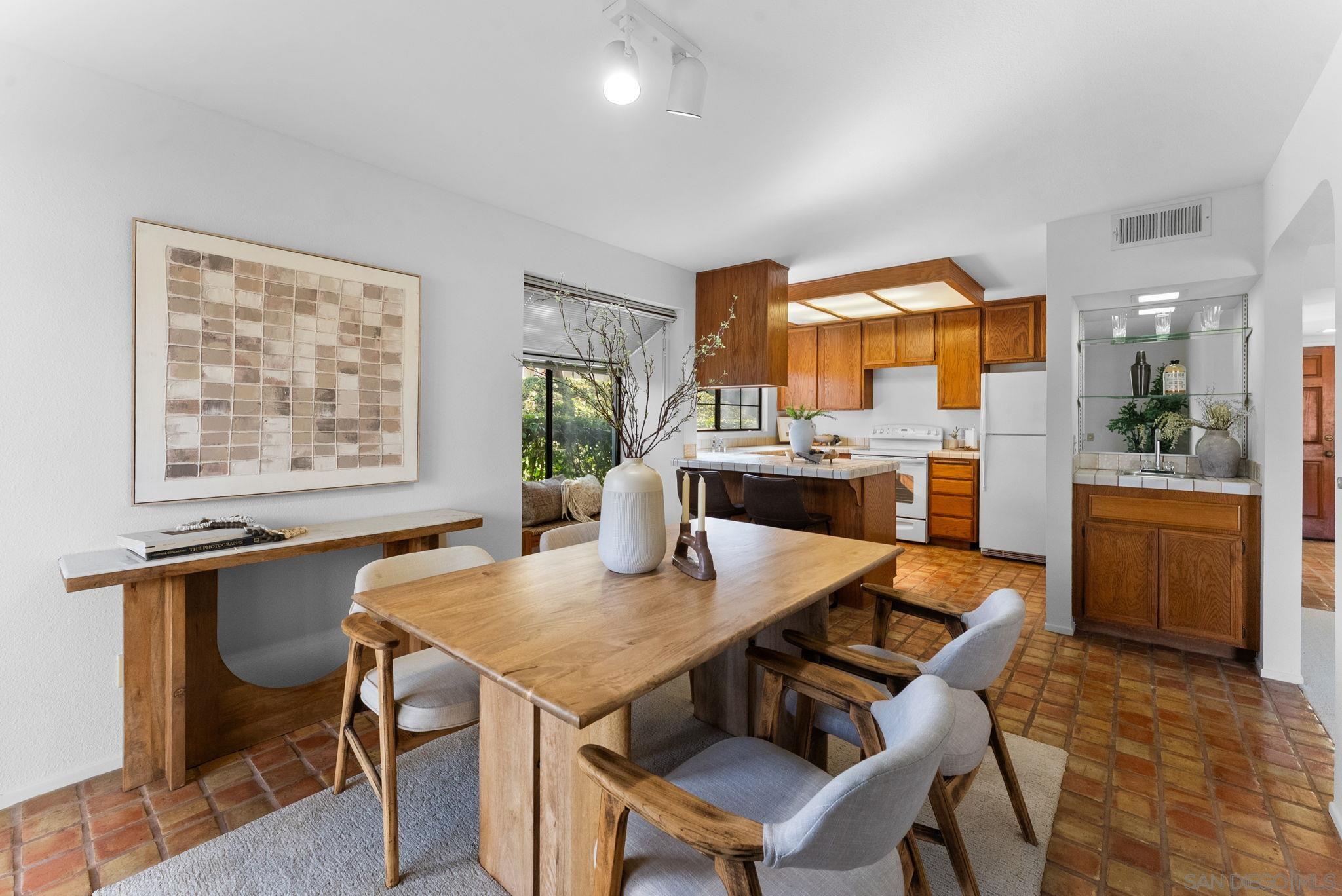 Detail Gallery Image 6 of 26 For 3148  Vista Grande, Carlsbad,  CA 92009 - 3 Beds | 2 Baths