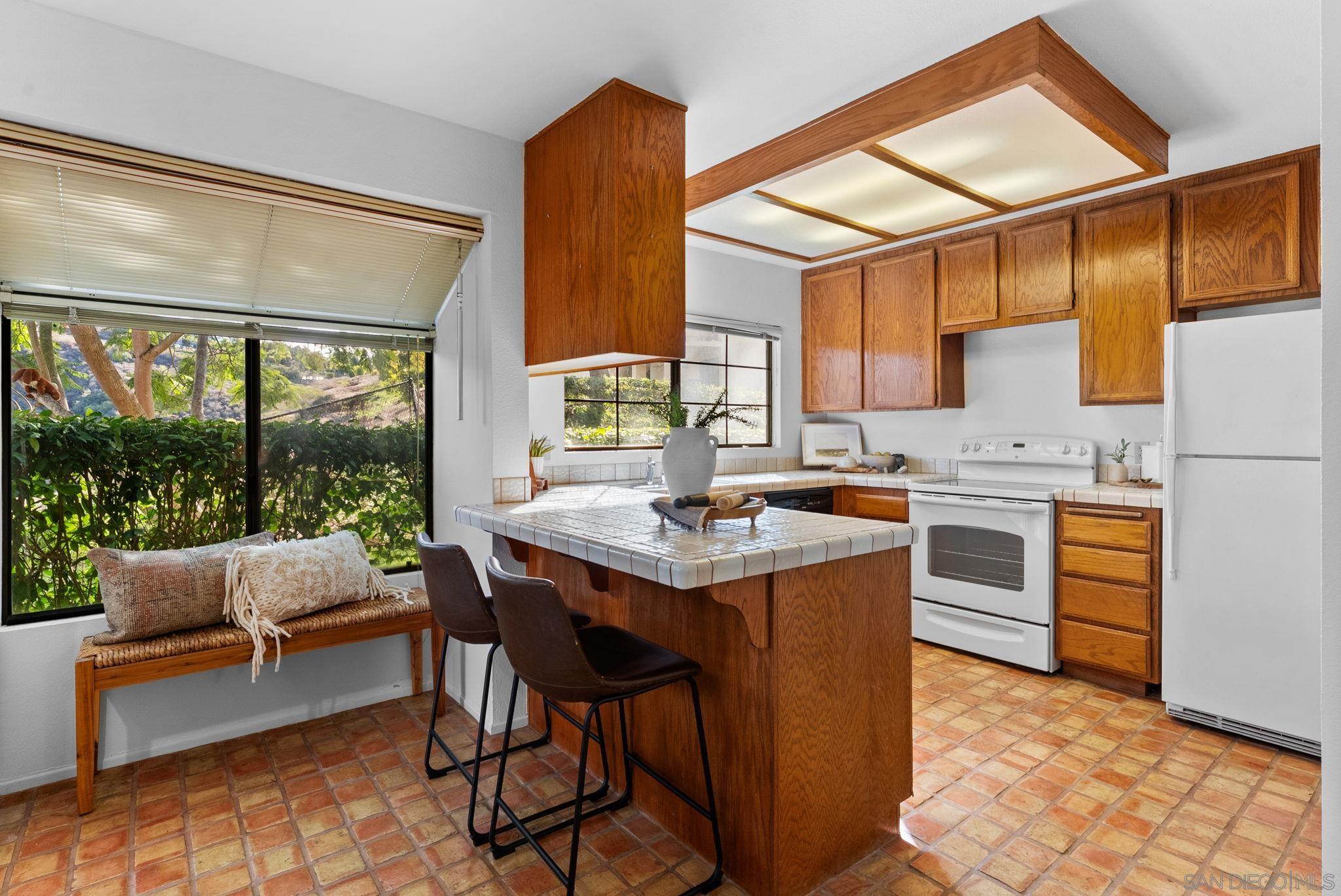 Detail Gallery Image 8 of 26 For 3148  Vista Grande, Carlsbad,  CA 92009 - 3 Beds | 2 Baths