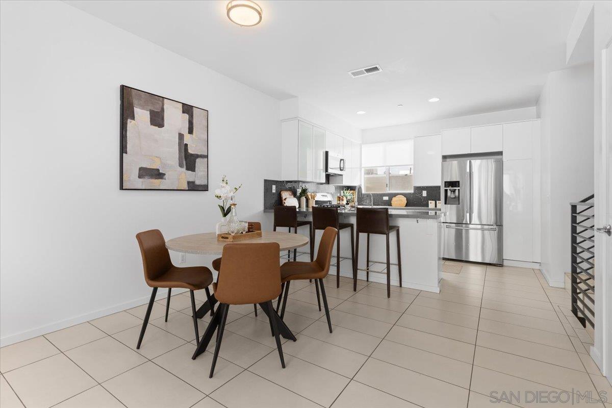 Detail Gallery Image 5 of 39 For 4177  Voltaire, San Diego,  CA 92107 - 3 Beds | 2/1 Baths