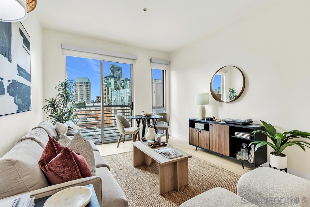 Front Image Thumbnail for SD250044339