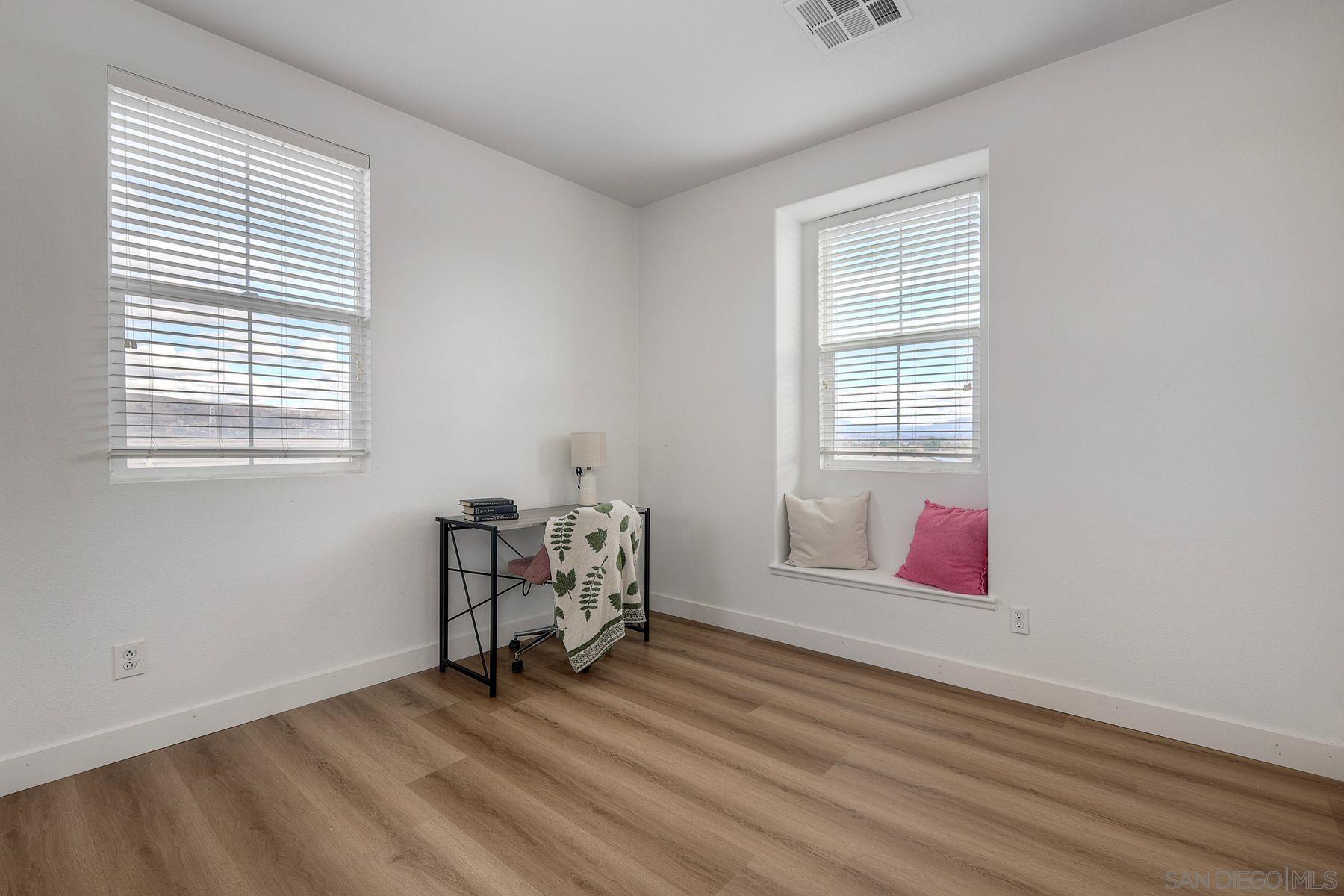 Detail Gallery Image 19 of 31 For 1801  Clare Ln, Santee,  CA 92071 - 2 Beds | 2/1 Baths