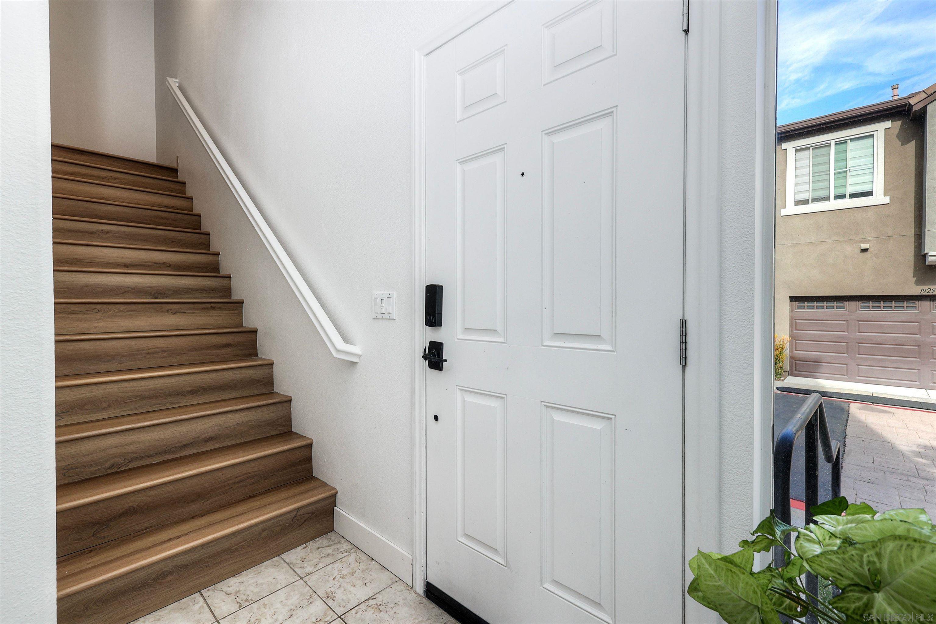 Detail Gallery Image 4 of 31 For 1801  Clare Ln, Santee,  CA 92071 - 2 Beds | 2/1 Baths