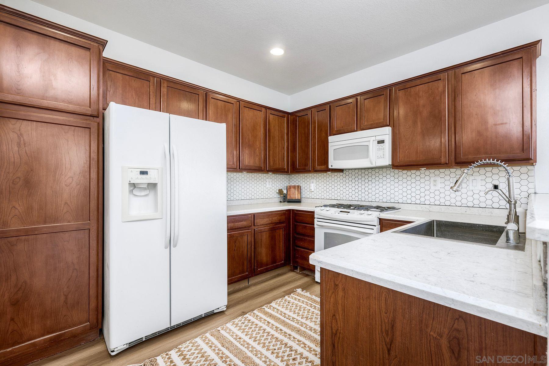 Detail Gallery Image 10 of 31 For 1801  Clare Ln, Santee,  CA 92071 - 2 Beds | 2/1 Baths