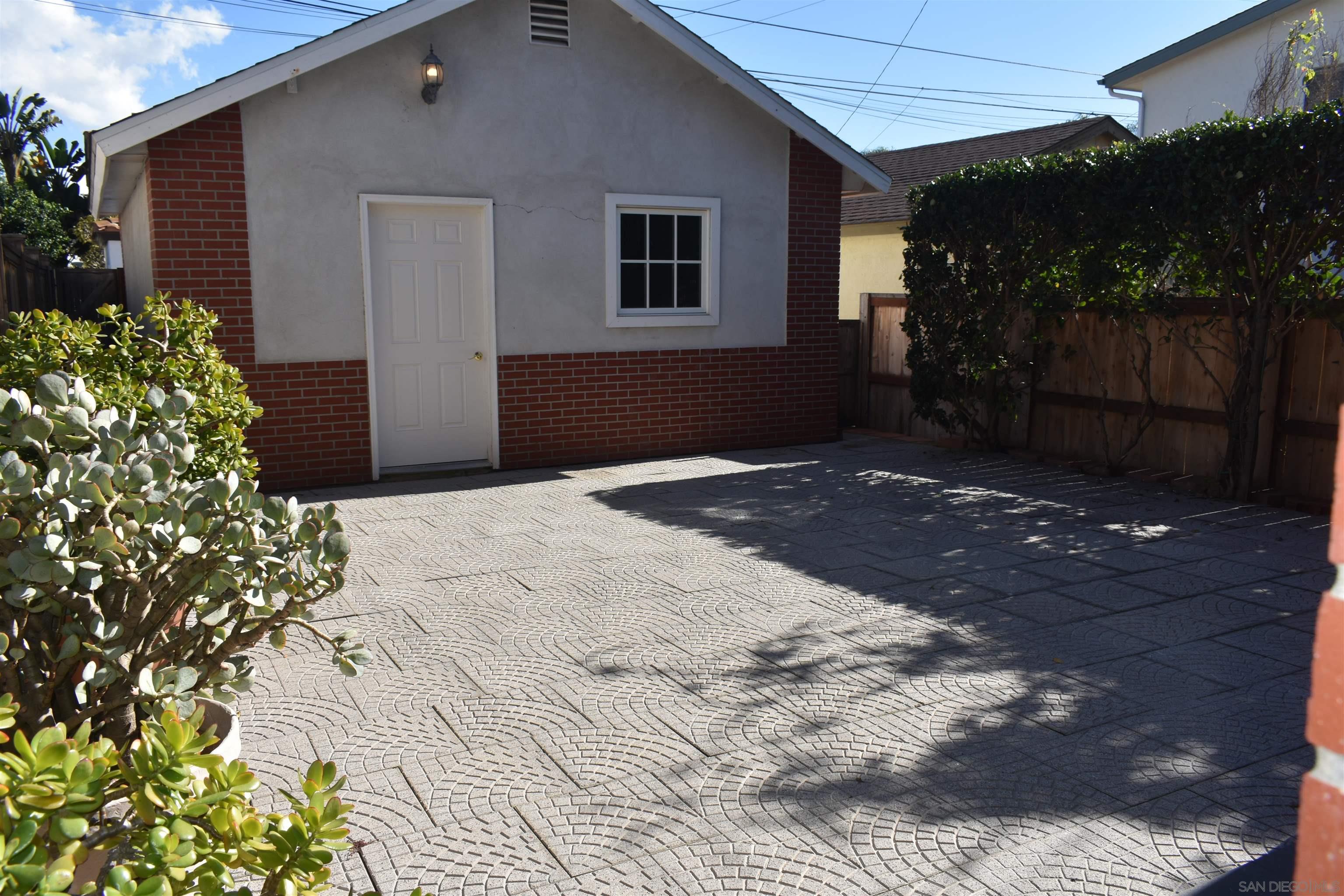 Detail Gallery Image 29 of 32 For 343  G Avenue, Coronado,  CA 92118 - 4 Beds | 2/1 Baths