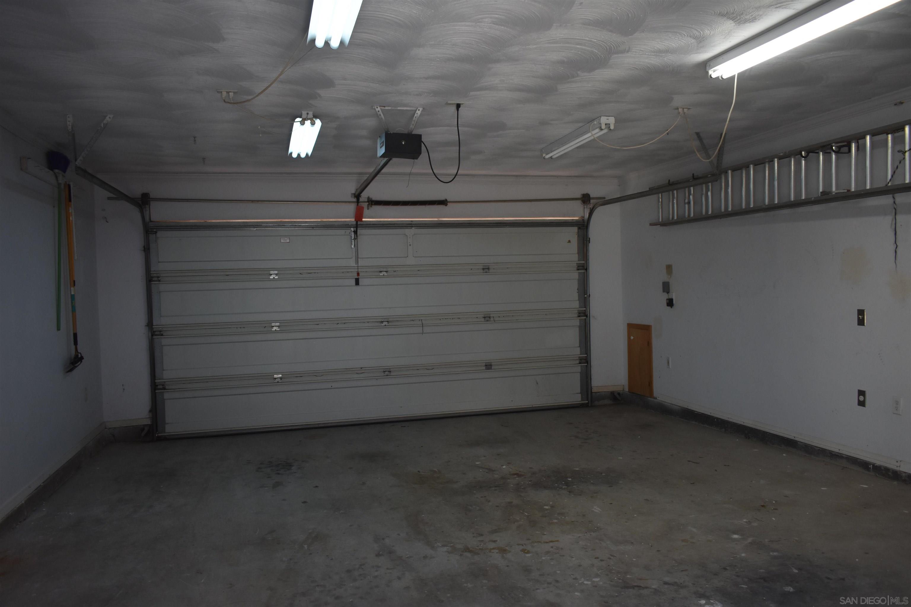 Detail Gallery Image 30 of 32 For 343  G Avenue, Coronado,  CA 92118 - 4 Beds | 2/1 Baths