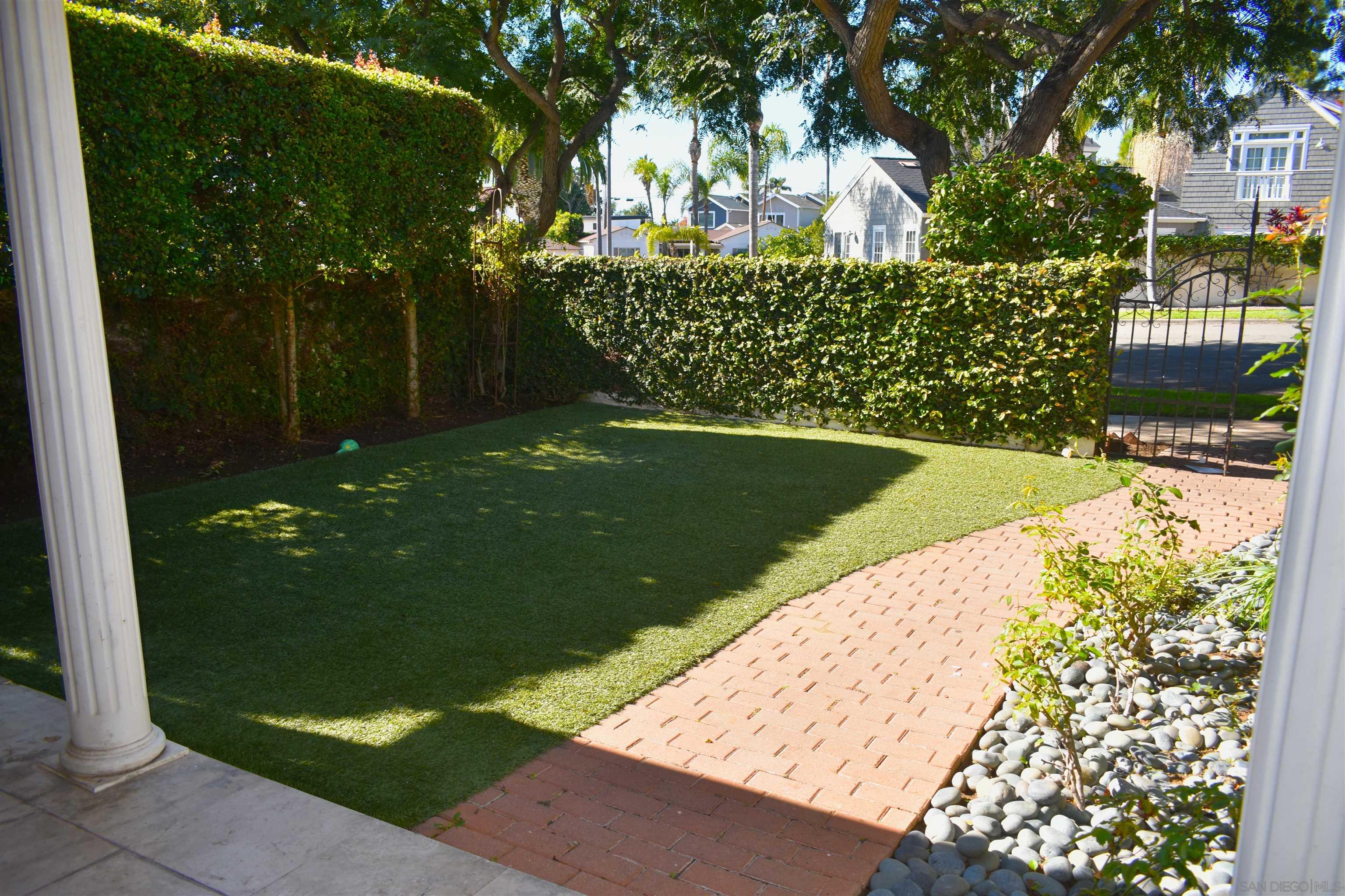 Detail Gallery Image 4 of 32 For 343  G Avenue, Coronado,  CA 92118 - 4 Beds | 2/1 Baths