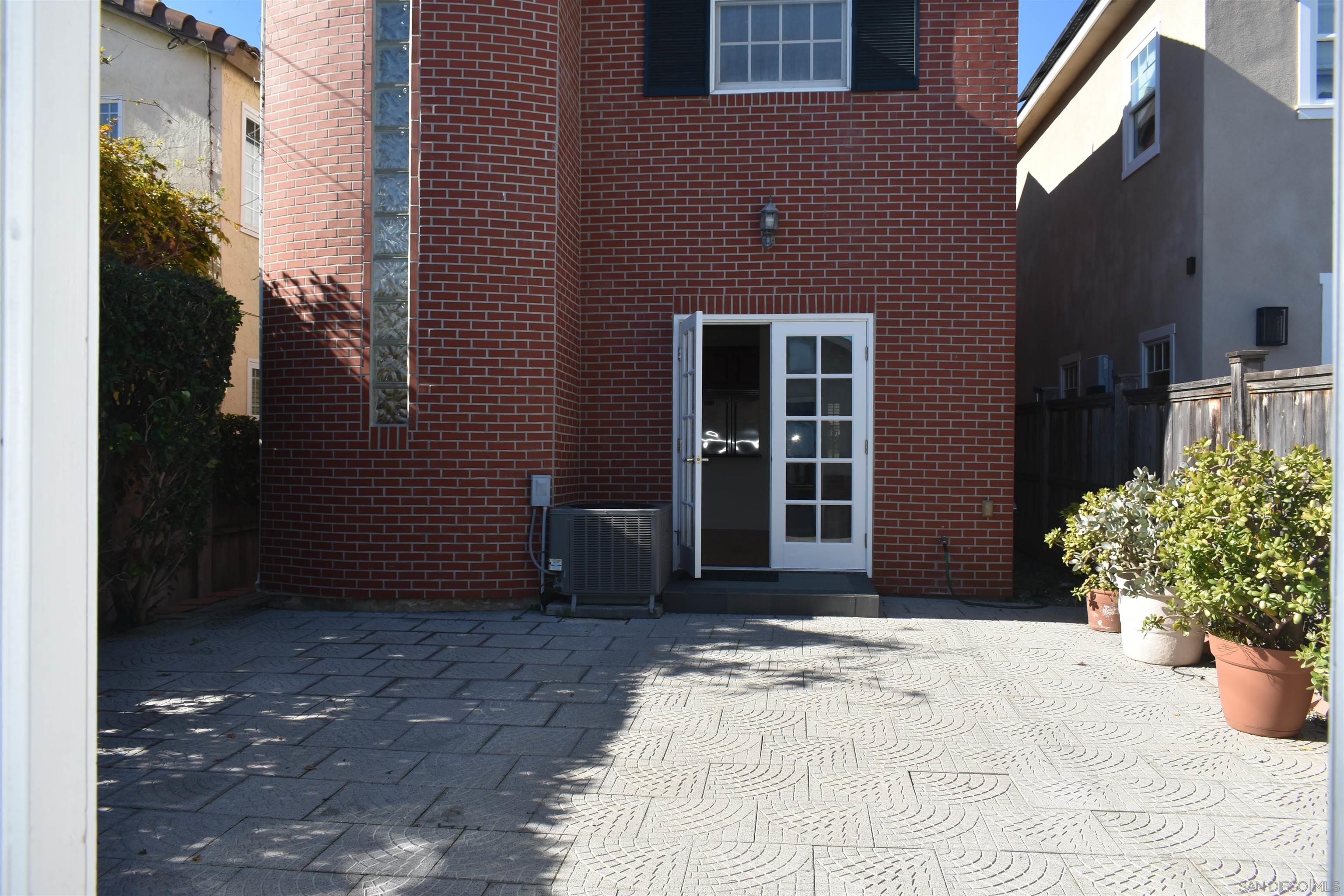 Detail Gallery Image 31 of 32 For 343  G Avenue, Coronado,  CA 92118 - 4 Beds | 2/1 Baths