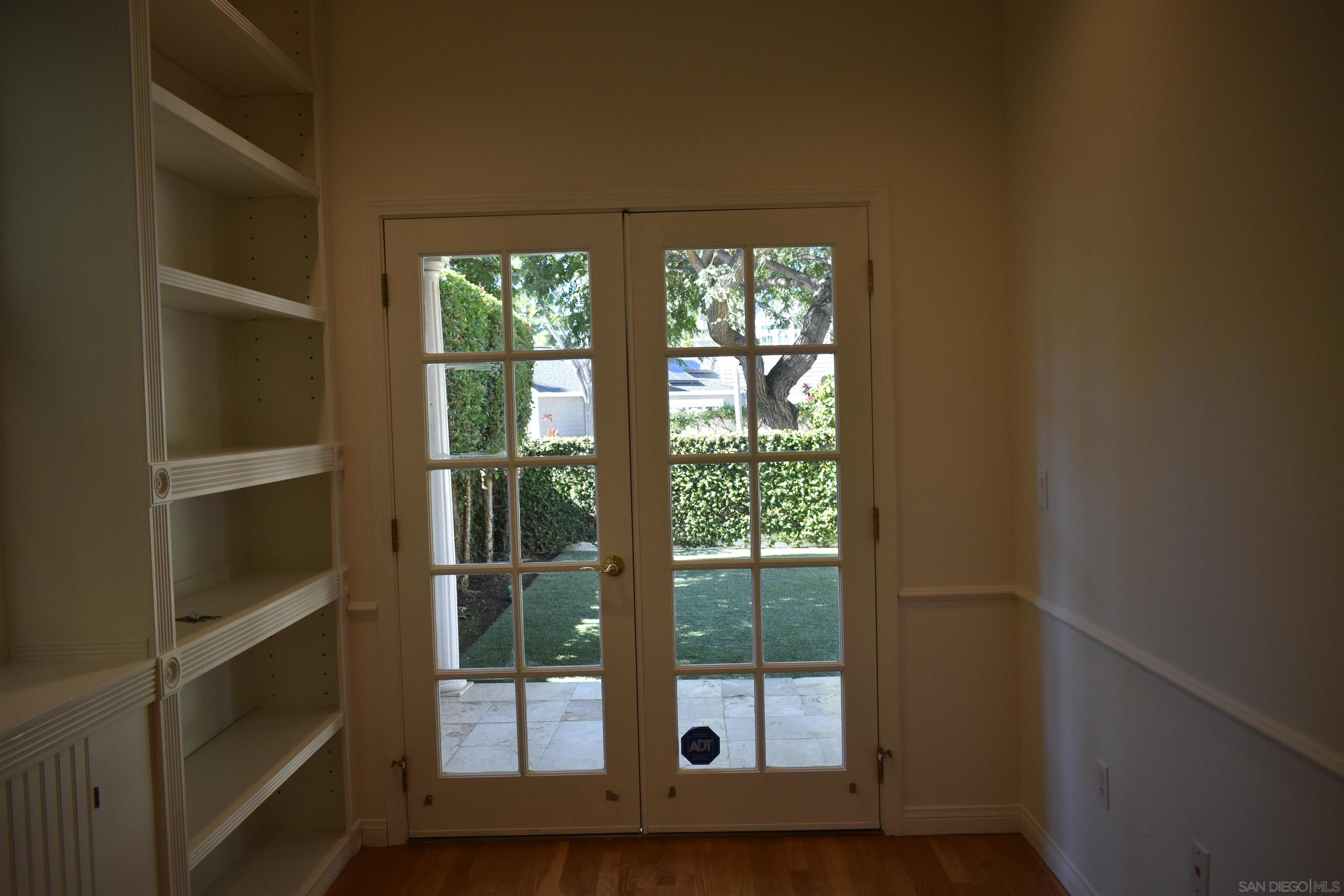 Detail Gallery Image 6 of 32 For 343  G Avenue, Coronado,  CA 92118 - 4 Beds | 2/1 Baths