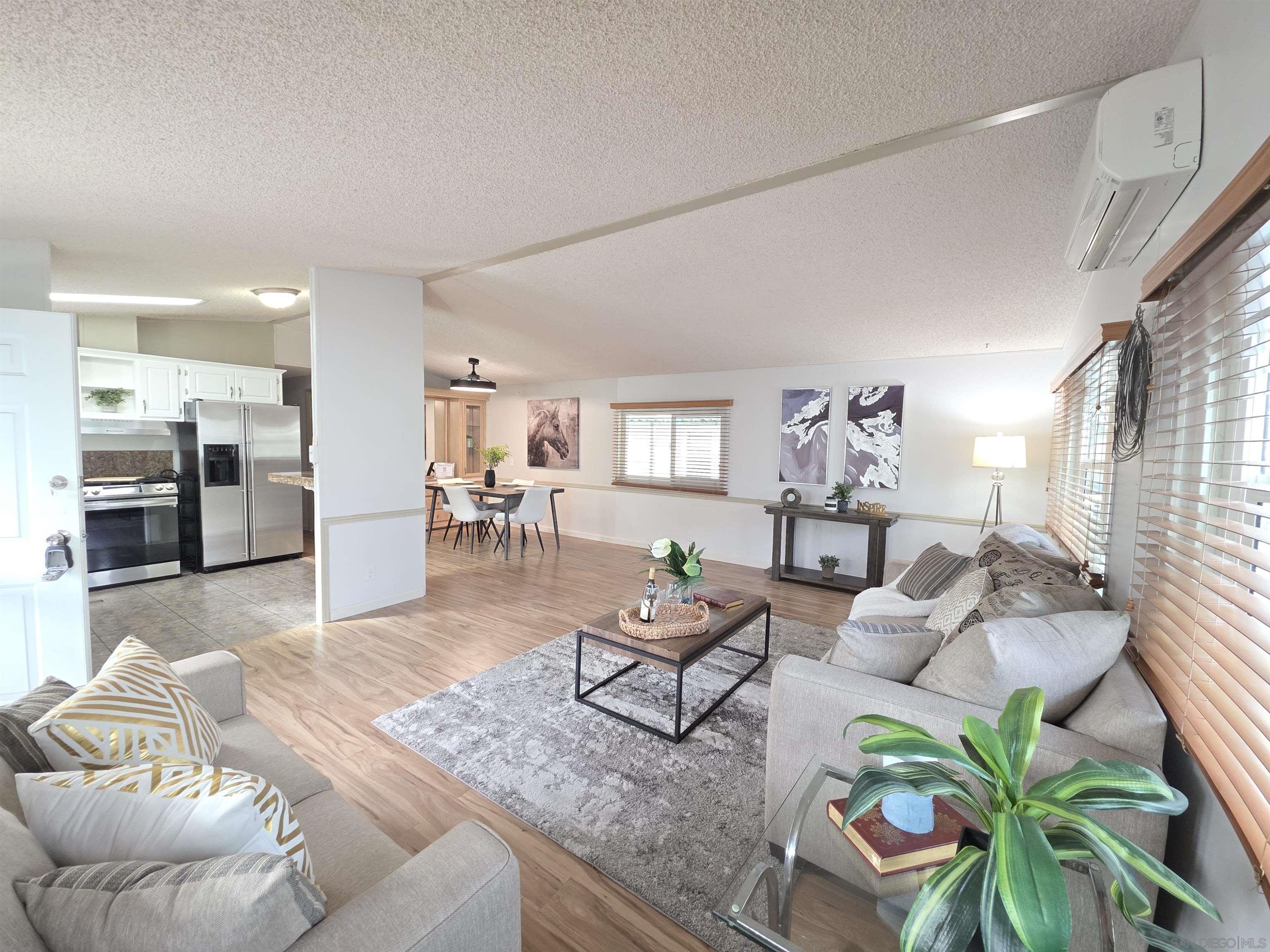 Front Image Thumbnail for SD250044347