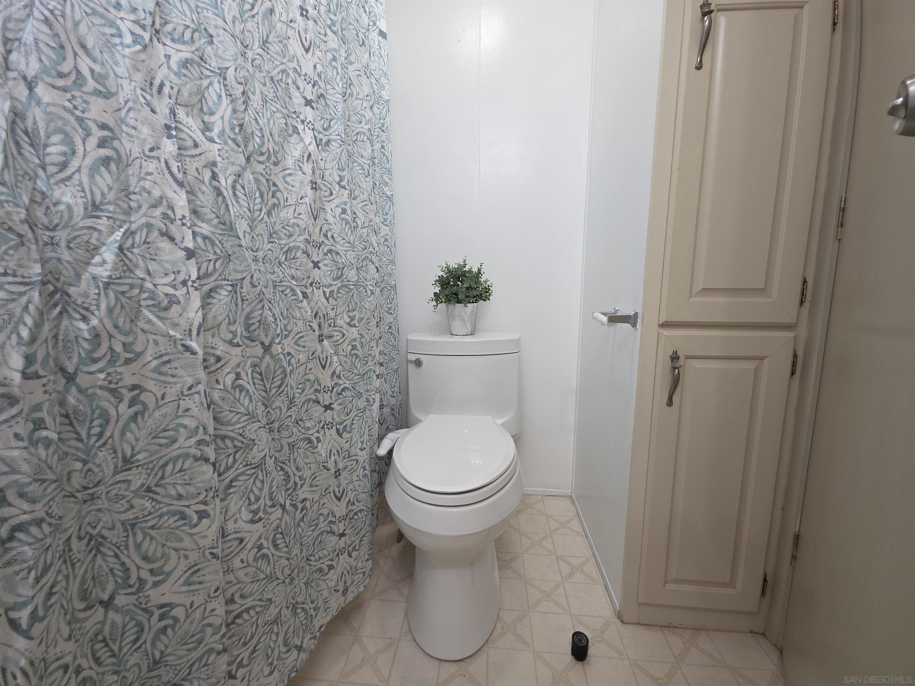 Detail Gallery Image 18 of 41 For 4832  Old Cliffs Rd, San Diego,  CA 92120 - 2 Beds | 2 Baths