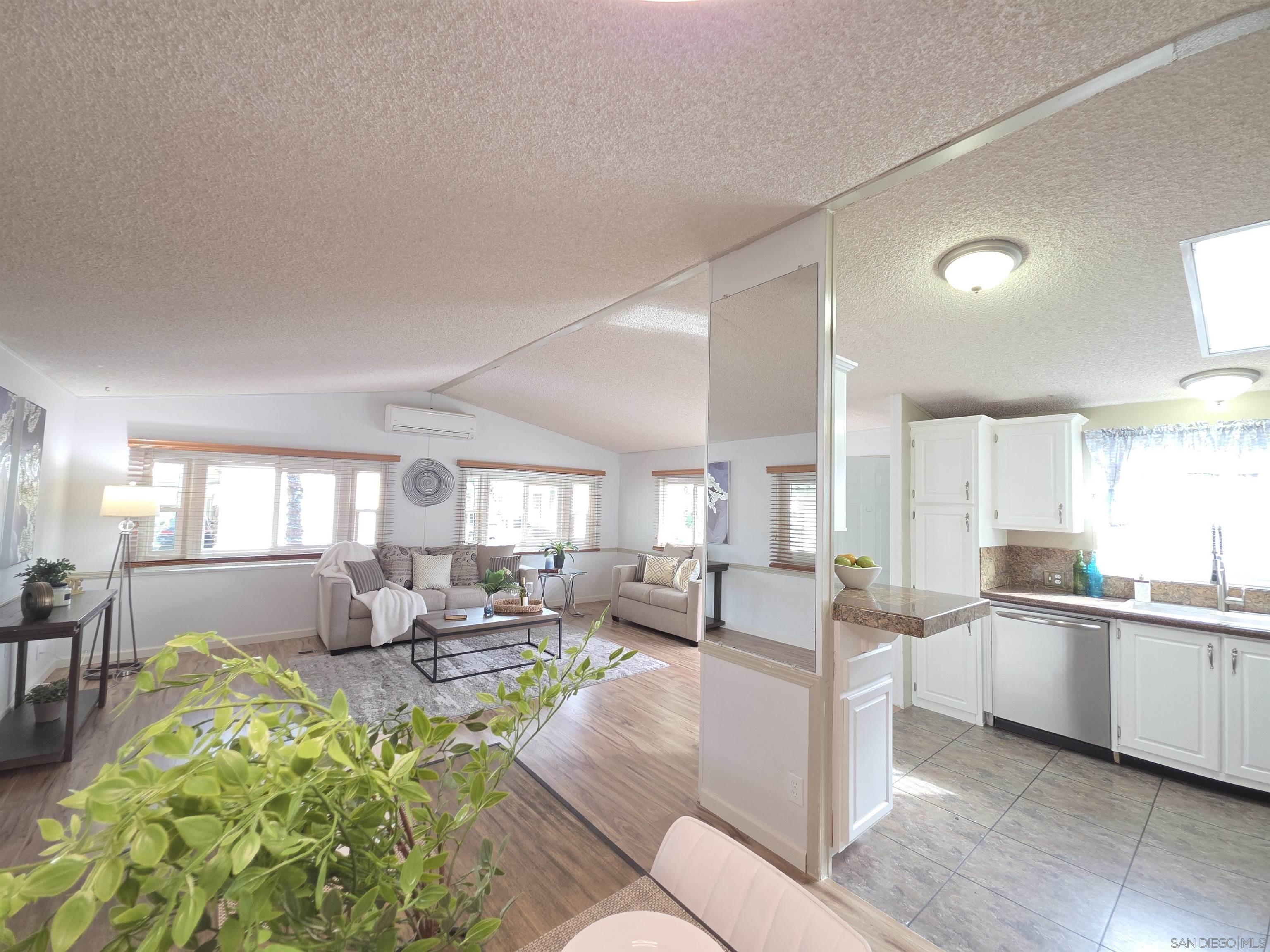 Detail Gallery Image 3 of 41 For 4832  Old Cliffs Rd, San Diego,  CA 92120 - 2 Beds | 2 Baths