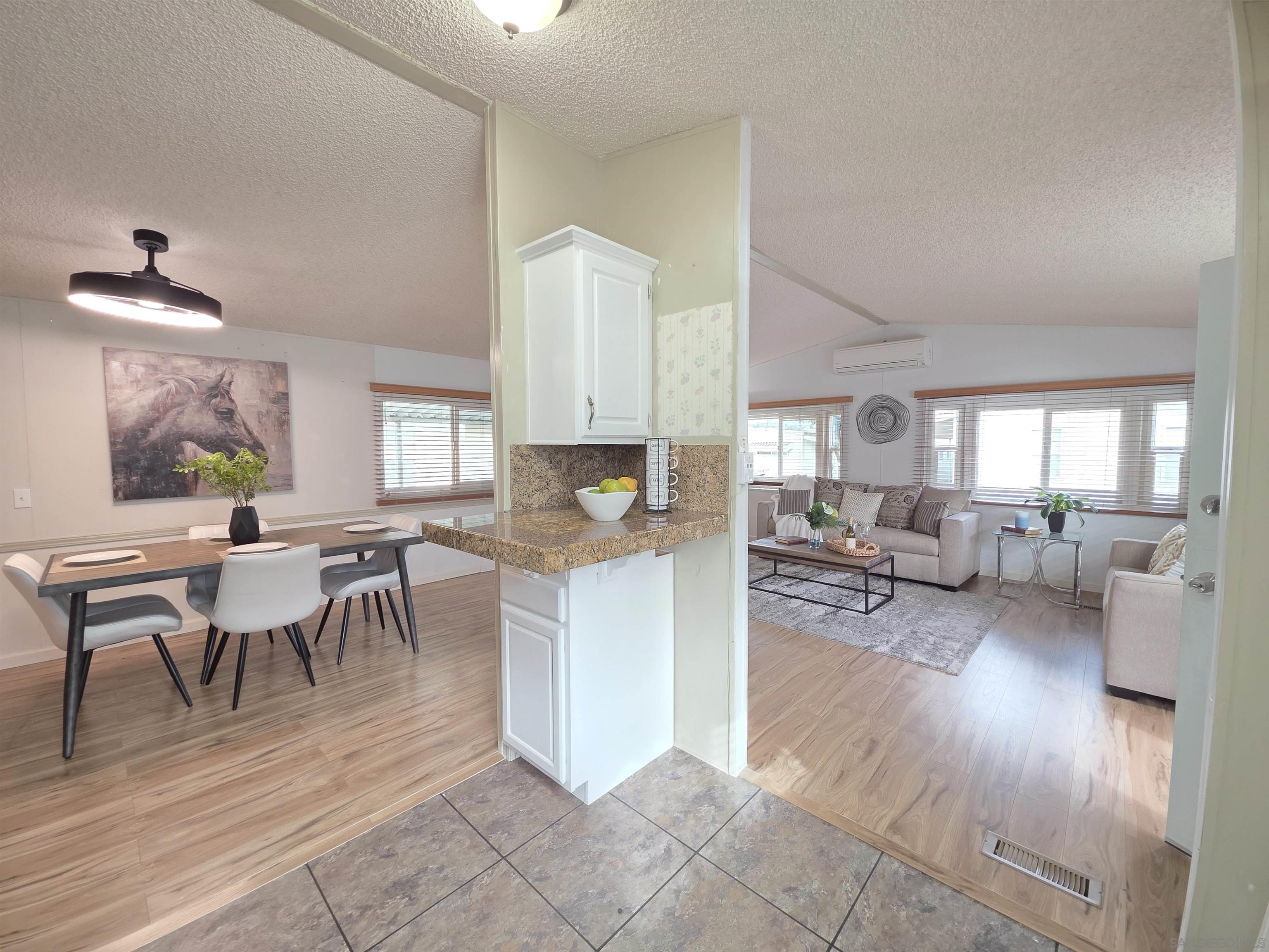 Detail Gallery Image 4 of 41 For 4832  Old Cliffs Rd, San Diego,  CA 92120 - 2 Beds | 2 Baths