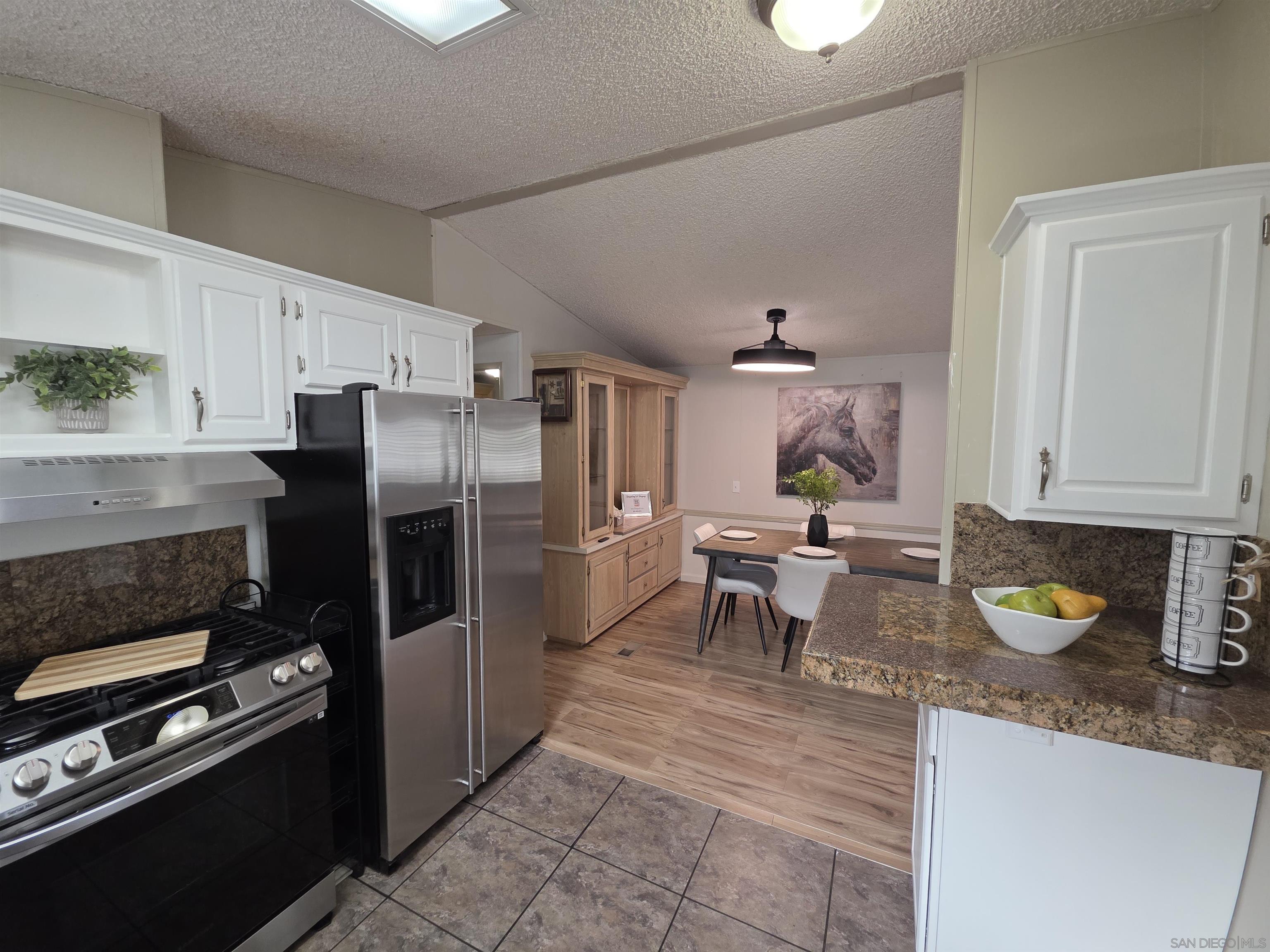 Detail Gallery Image 10 of 41 For 4832  Old Cliffs Rd, San Diego,  CA 92120 - 2 Beds | 2 Baths