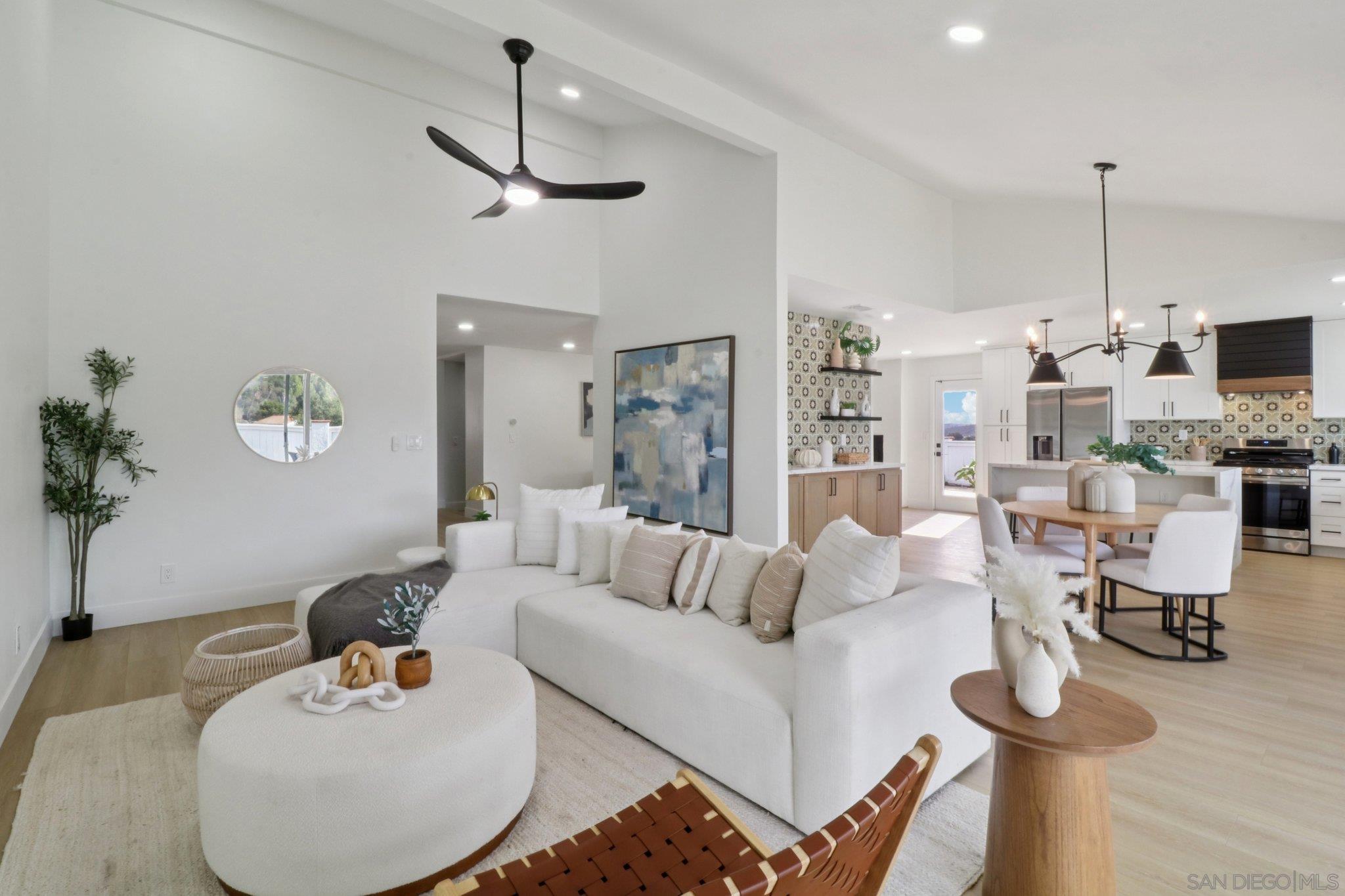 Detail Gallery Image 4 of 26 For 4667  La Canada Rd, Fallbrook,  CA 92028 - 5 Beds | 3 Baths