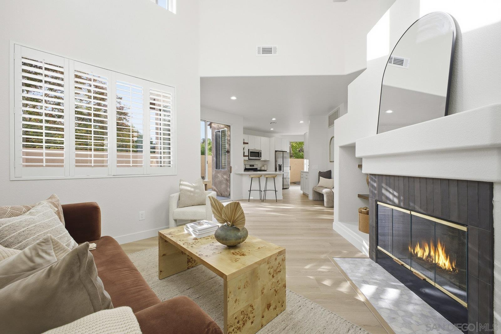 Detail Gallery Image 7 of 36 For 10919  Caminito Arcada, San Diego,  CA 92131 - 3 Beds | 2/1 Baths