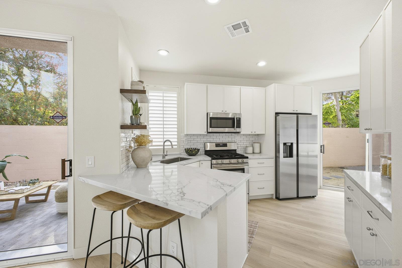 Detail Gallery Image 9 of 36 For 10919  Caminito Arcada, San Diego,  CA 92131 - 3 Beds | 2/1 Baths