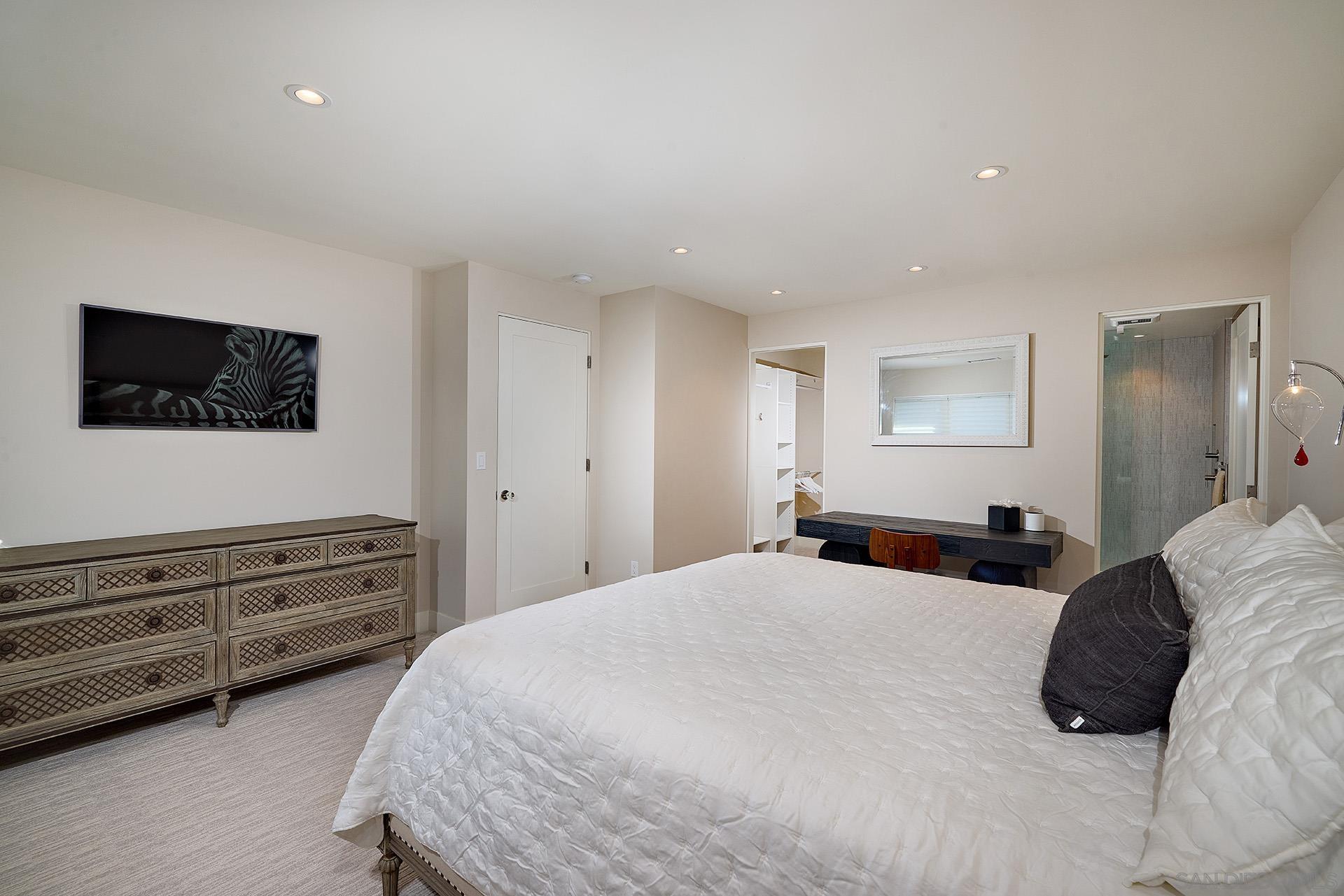 Detail Gallery Image 16 of 21 For 1526  Ynez Pl, Coronado,  CA 92118 - 3 Beds | 2/1 Baths